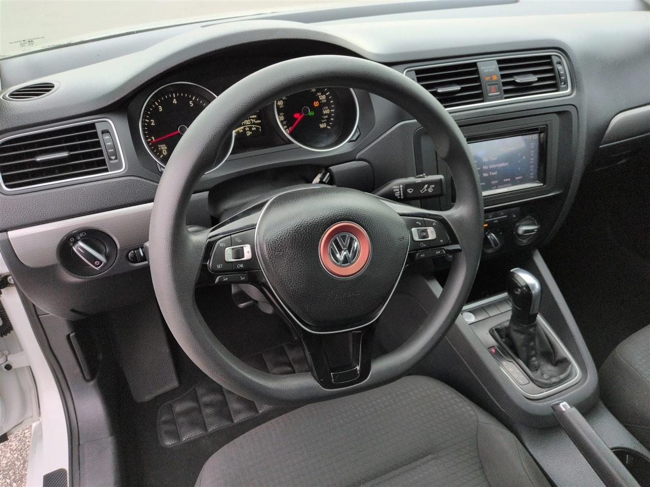 Volkswagen Jetta Sedan 4dr Auto 1.8T SE 2015
