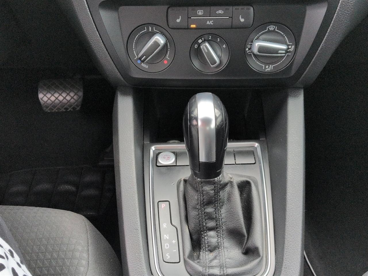 Volkswagen Jetta Sedan 4dr Auto 1.8T SE 2015