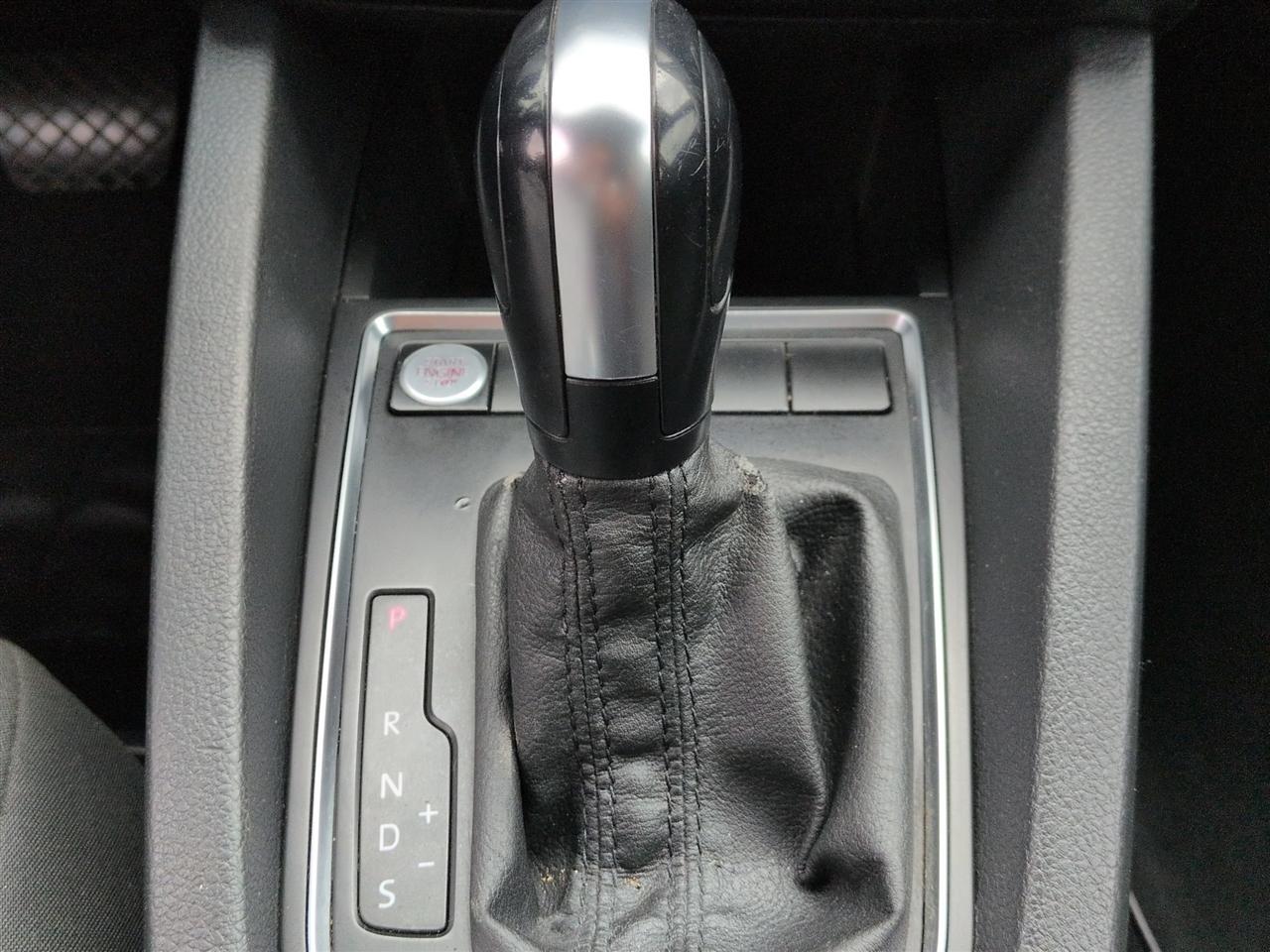Volkswagen Jetta Sedan 4dr Auto 1.8T SE 2015