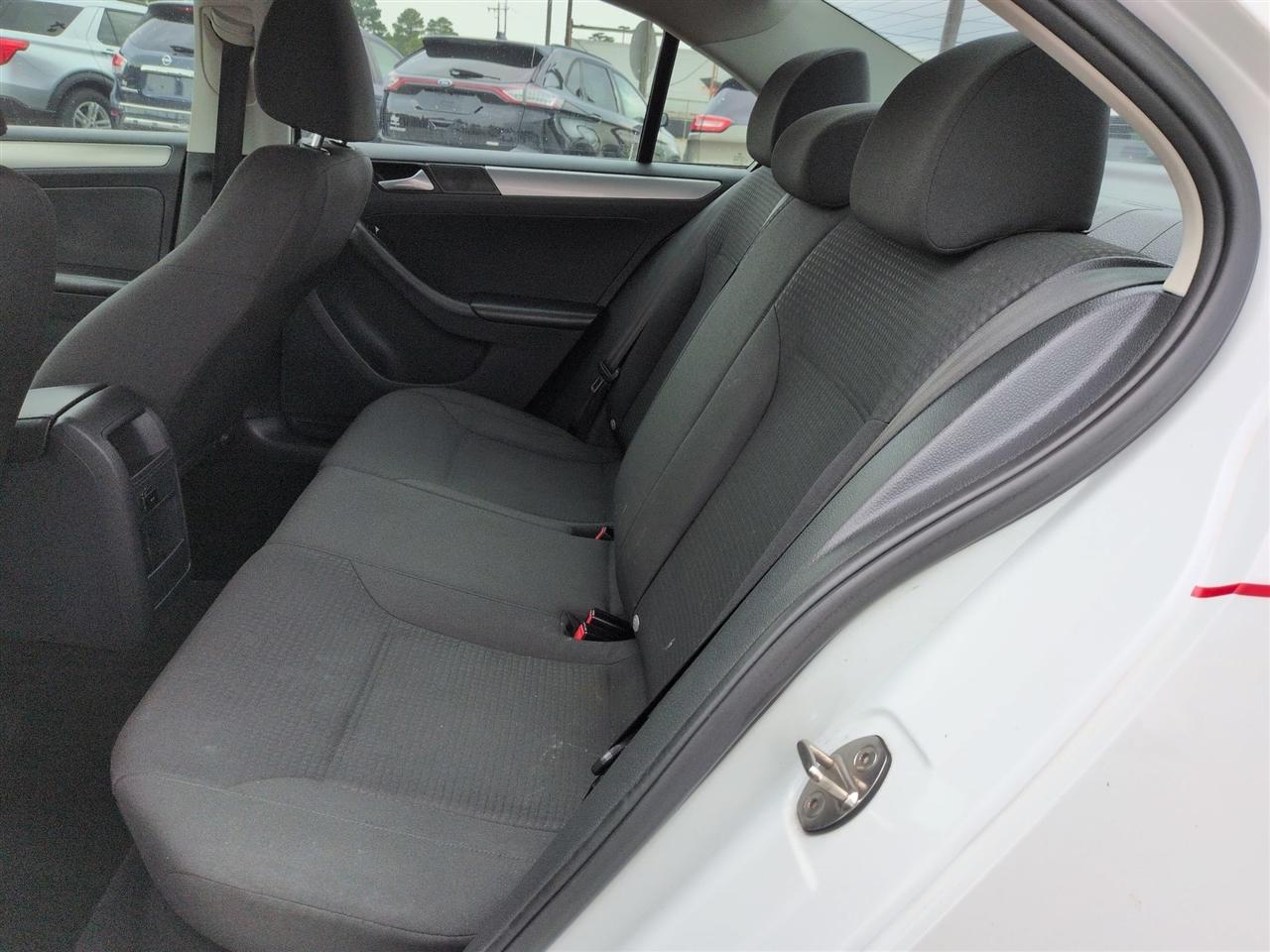 Volkswagen Jetta Sedan 4dr Auto 1.8T SE 2015