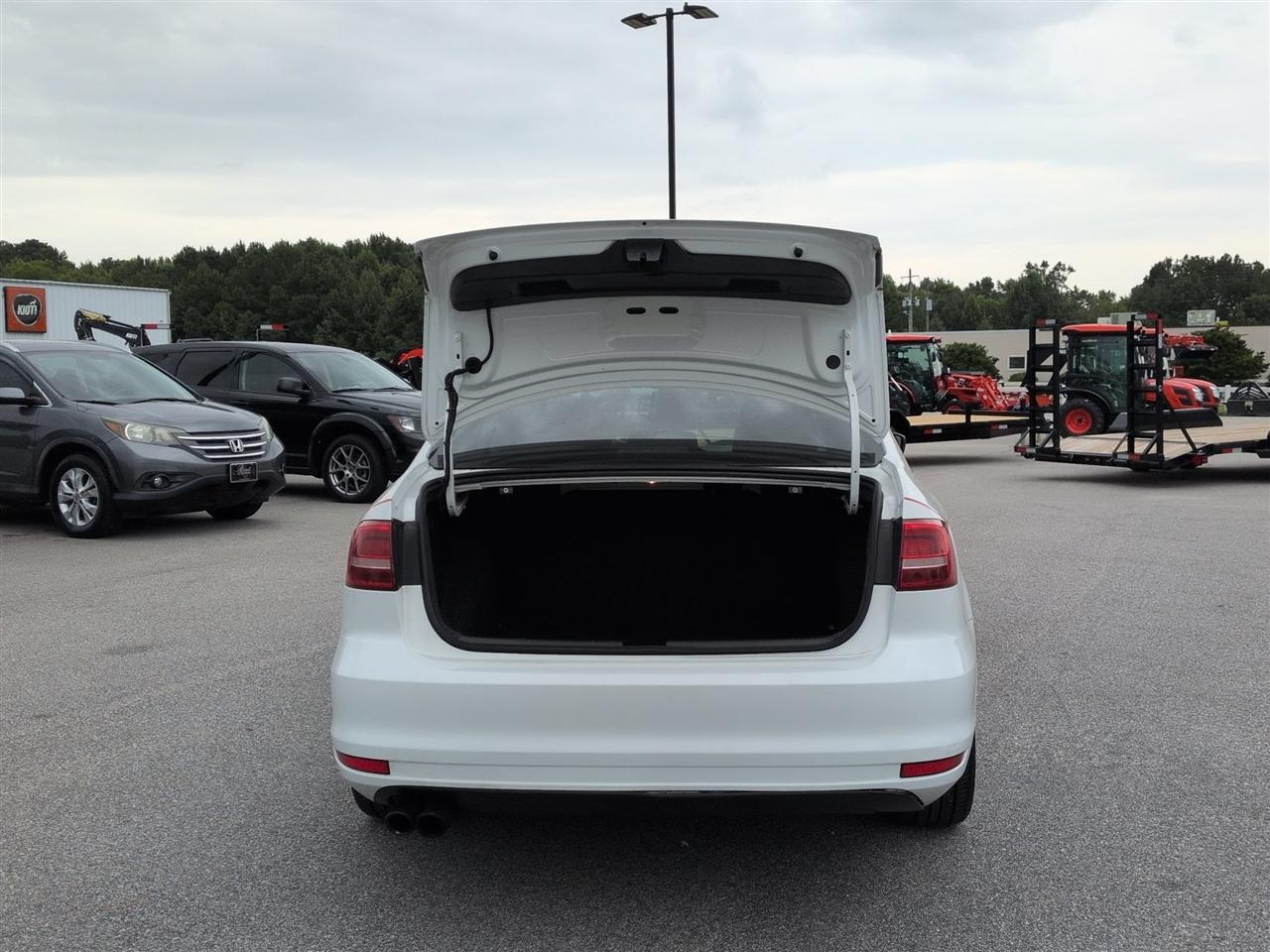 Volkswagen Jetta Sedan 4dr Auto 1.8T SE 2015
