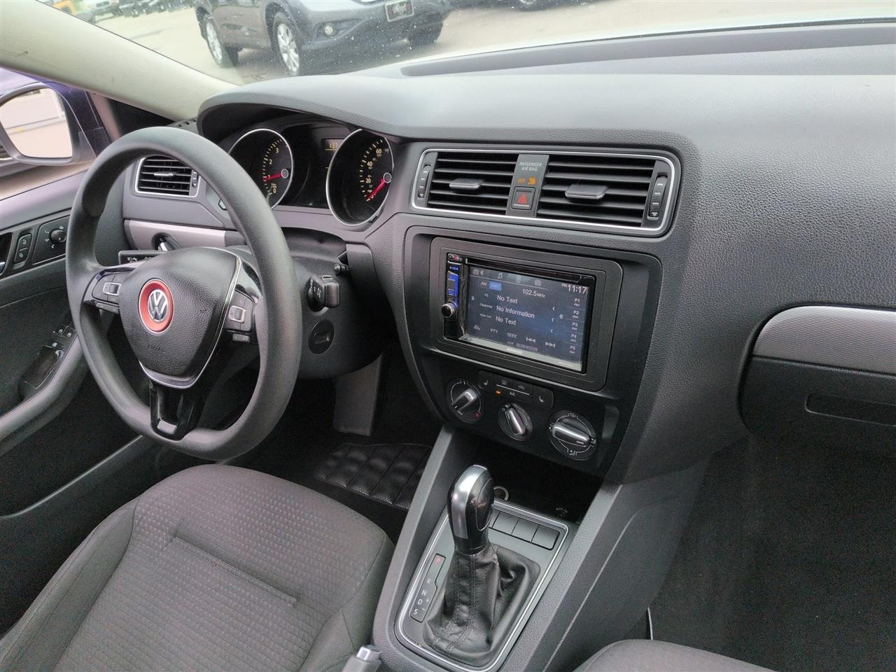 Volkswagen Jetta Sedan 4dr Auto 1.8T SE 2015