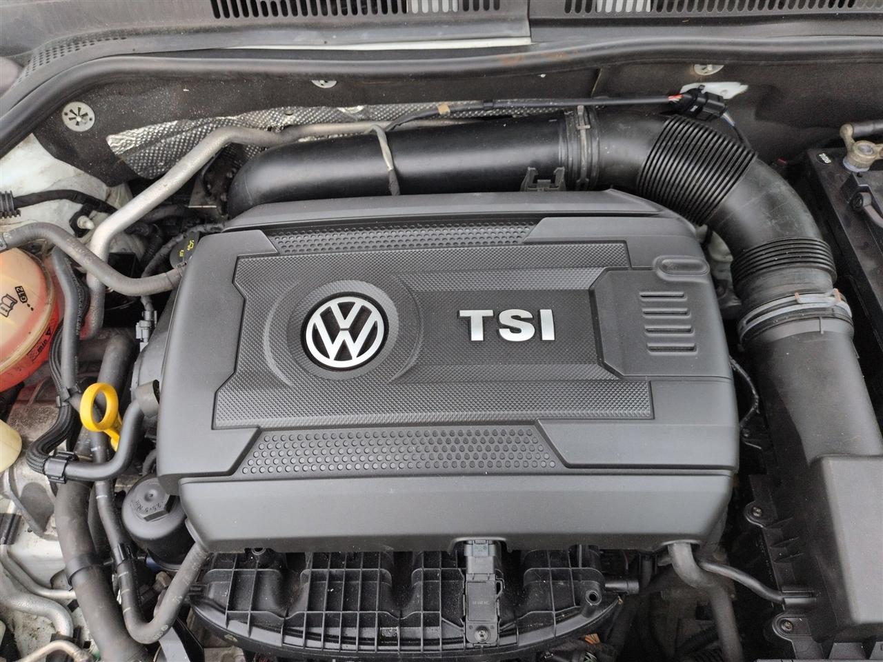 Volkswagen Jetta Sedan 4dr Auto 1.8T SE 2015