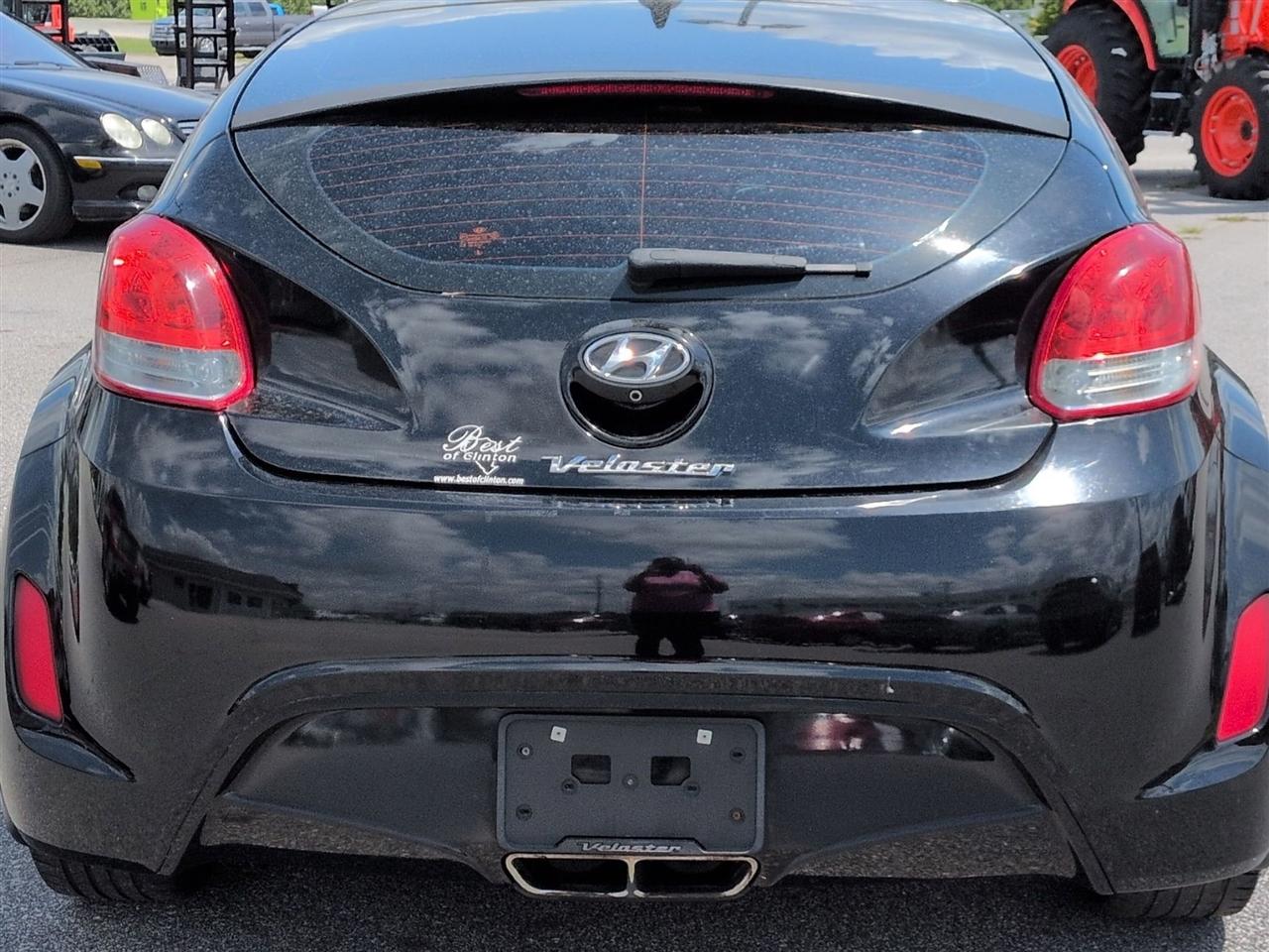 Hyundai Veloster 3dr Cpe Auto w/Gray Int 2014