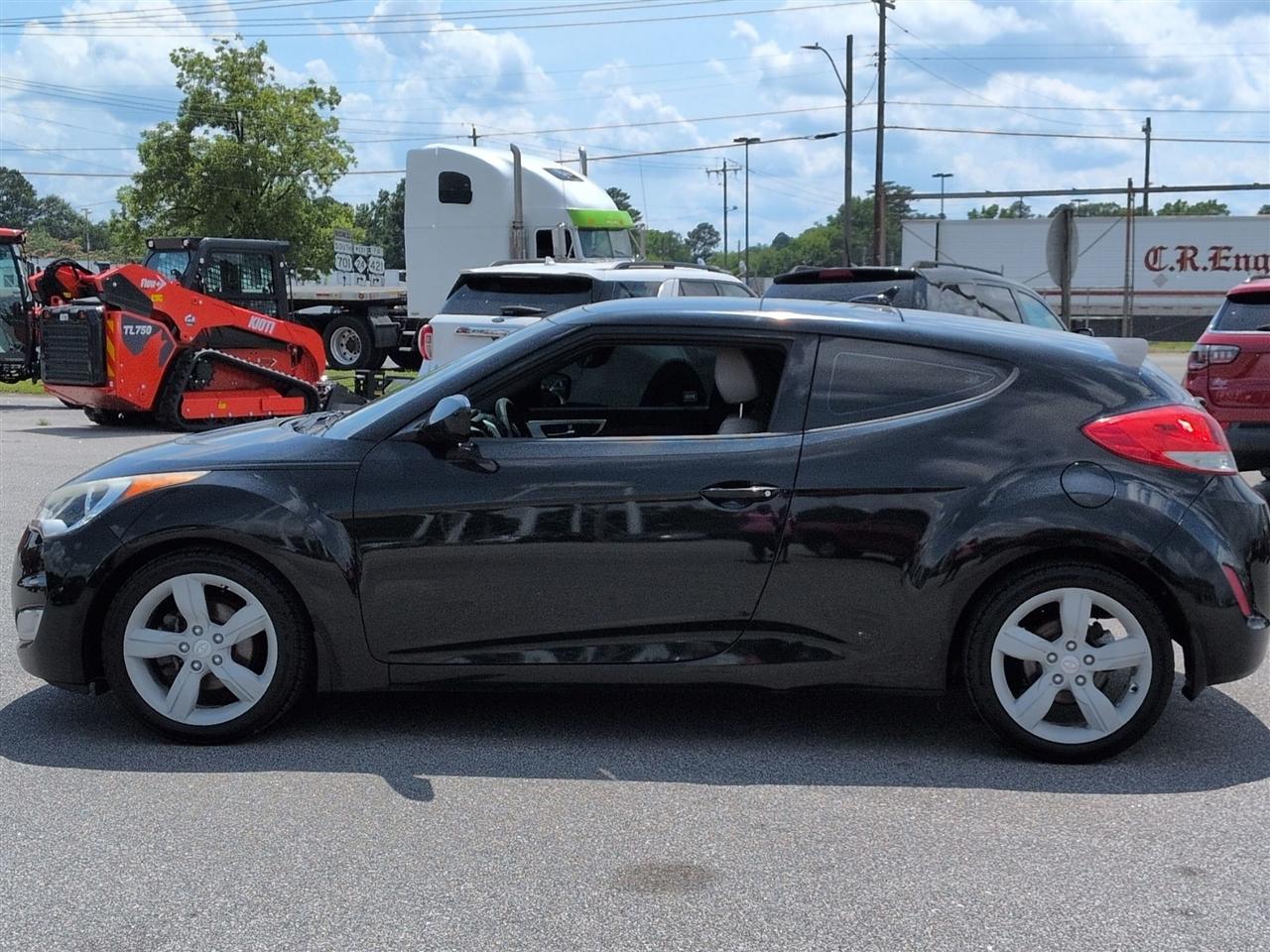 Hyundai Veloster 3dr Cpe Auto w/Gray Int 2014