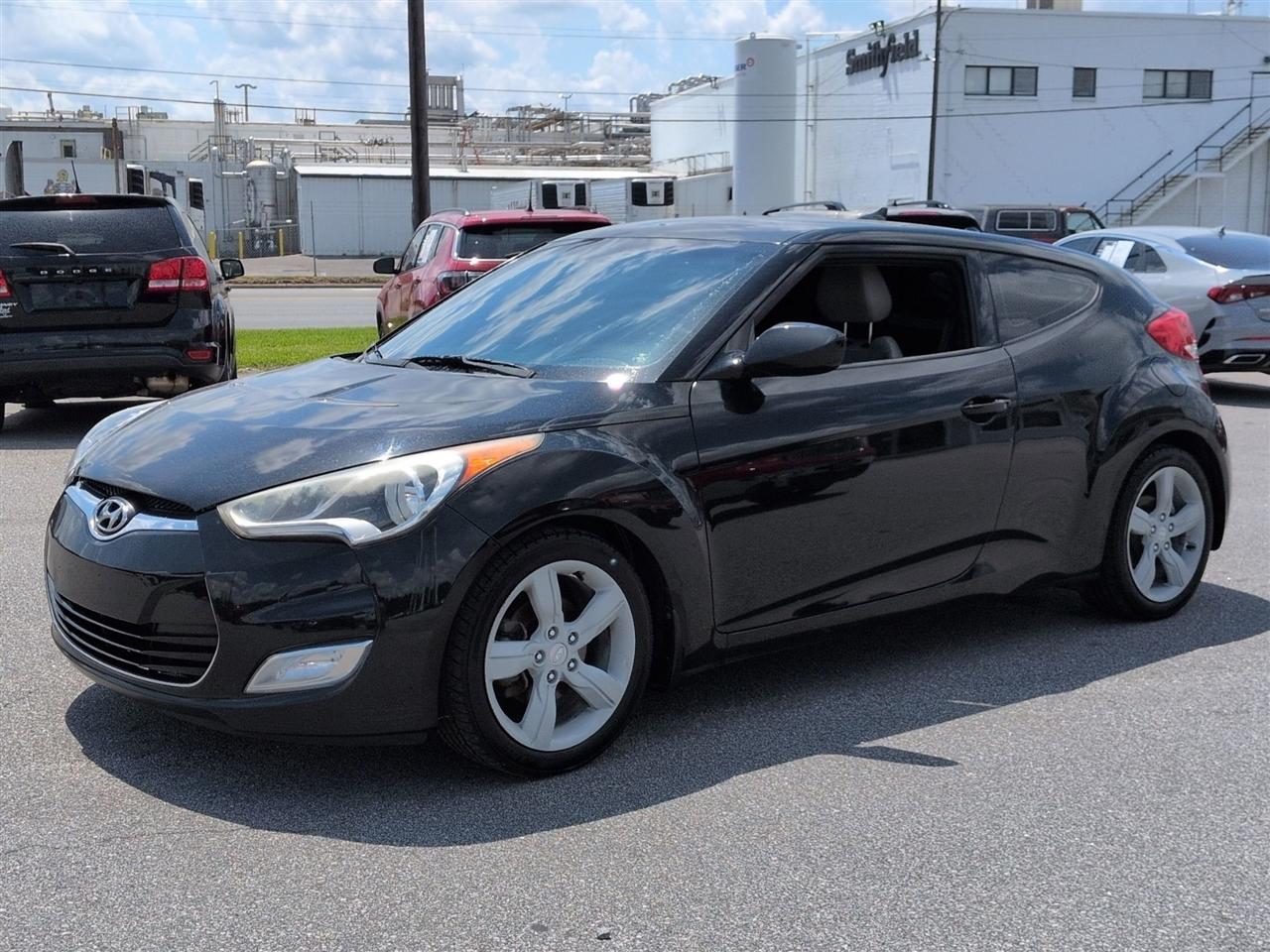 Hyundai Veloster 3dr Cpe Auto w/Gray Int 2014