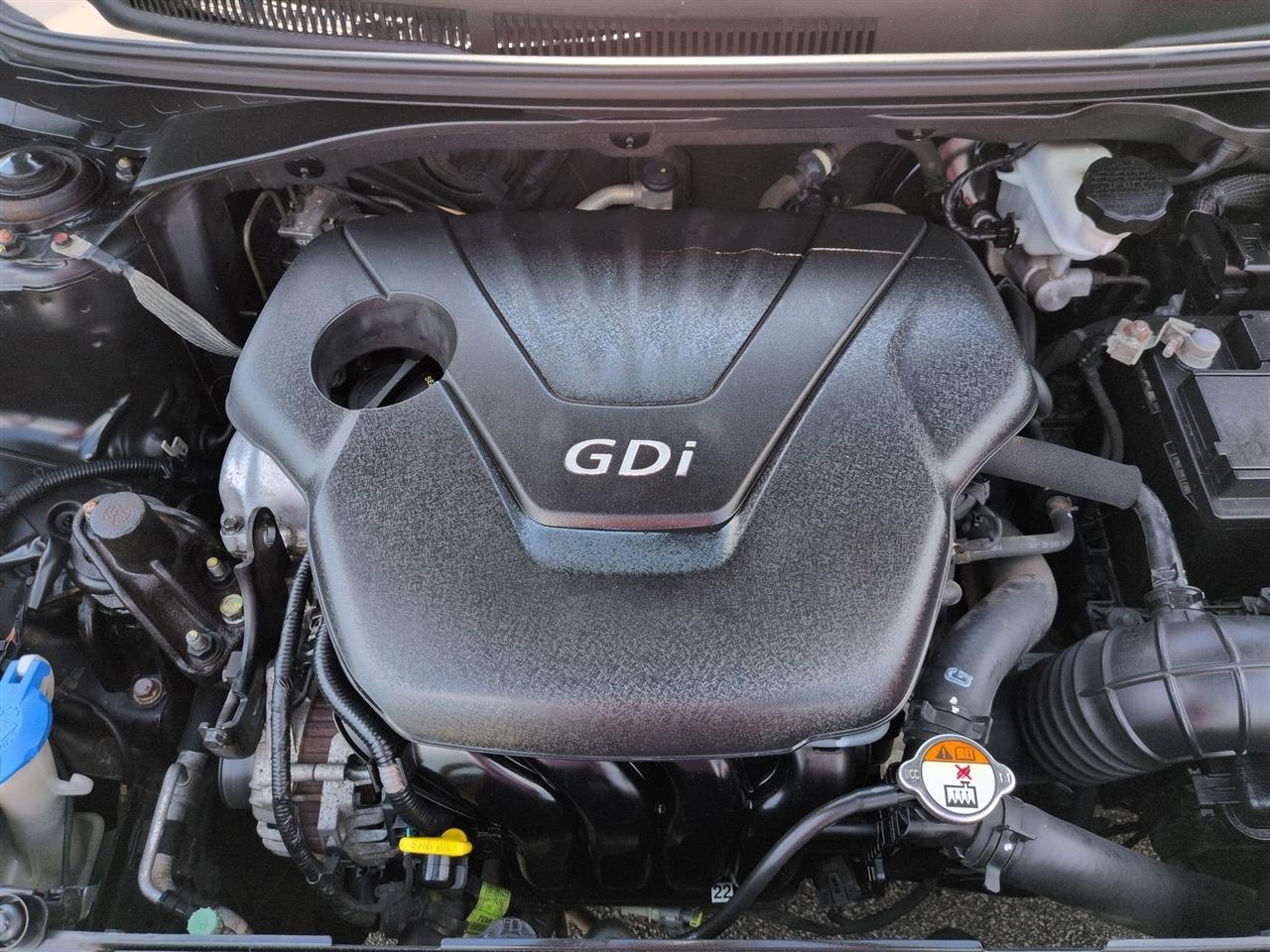 Hyundai Veloster 3dr Cpe Auto w/Gray Int 2014