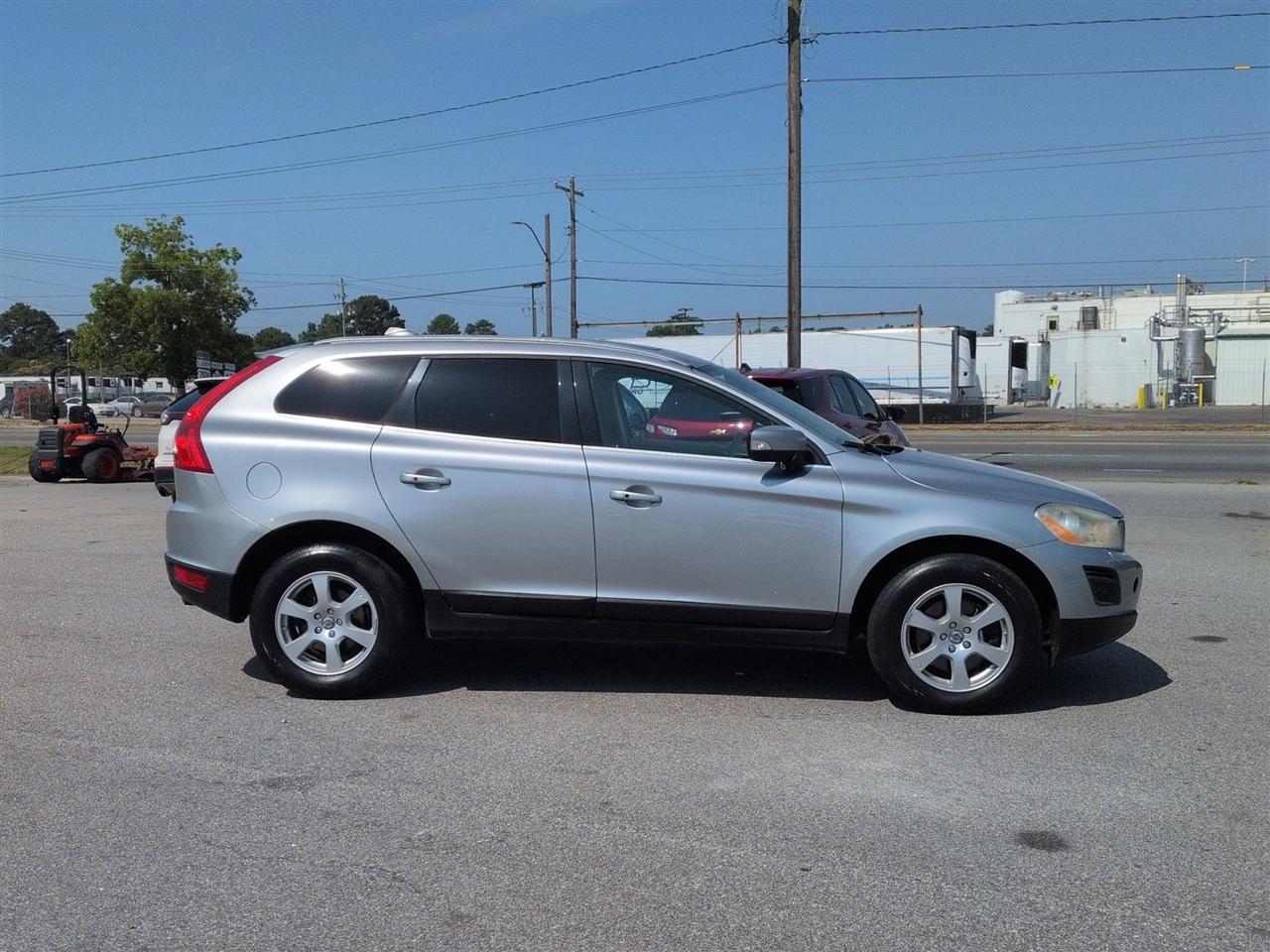 Volvo XC60 AWD 4dr 3.2L 2012
