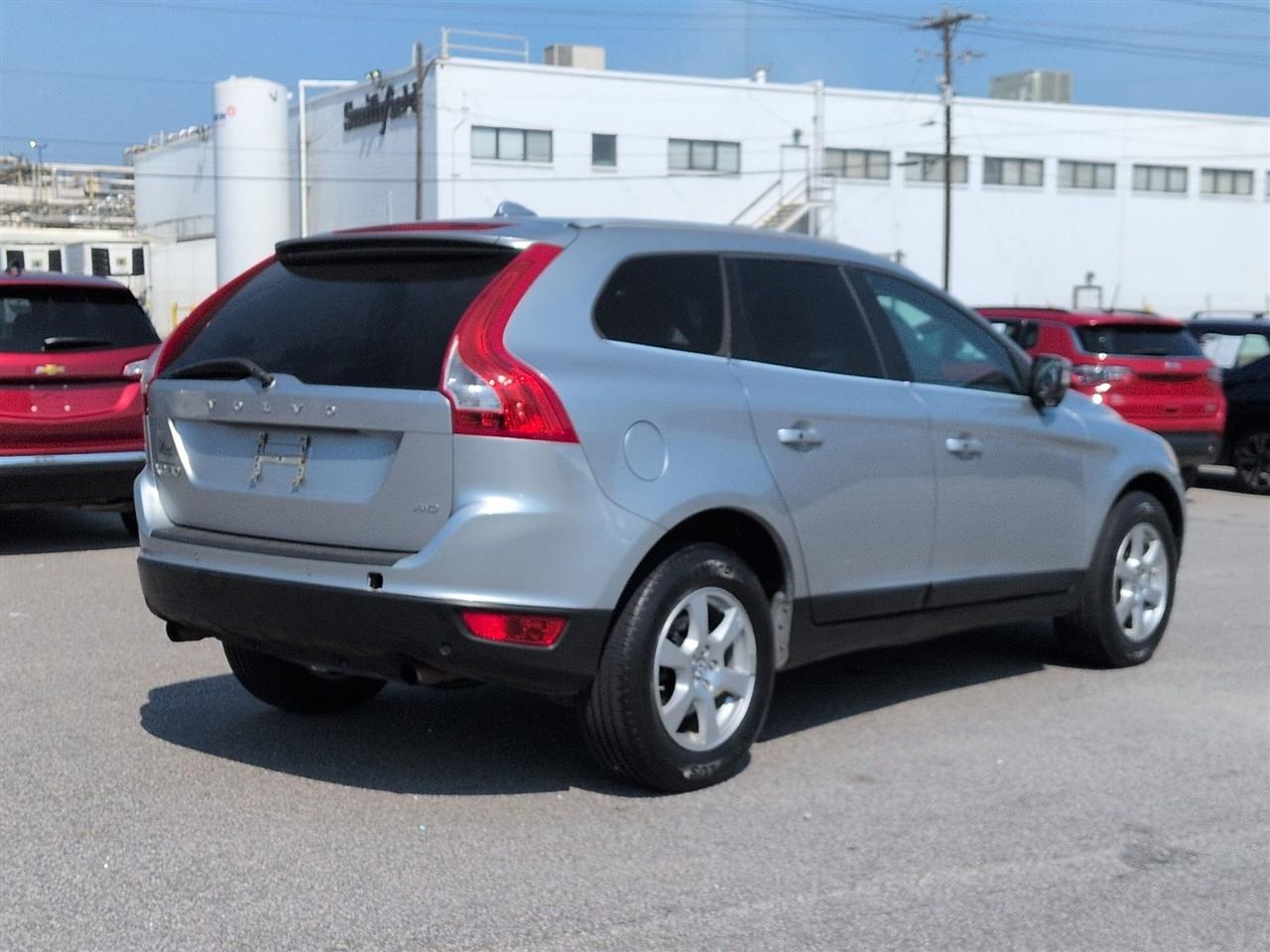 Volvo XC60 AWD 4dr 3.2L 2012