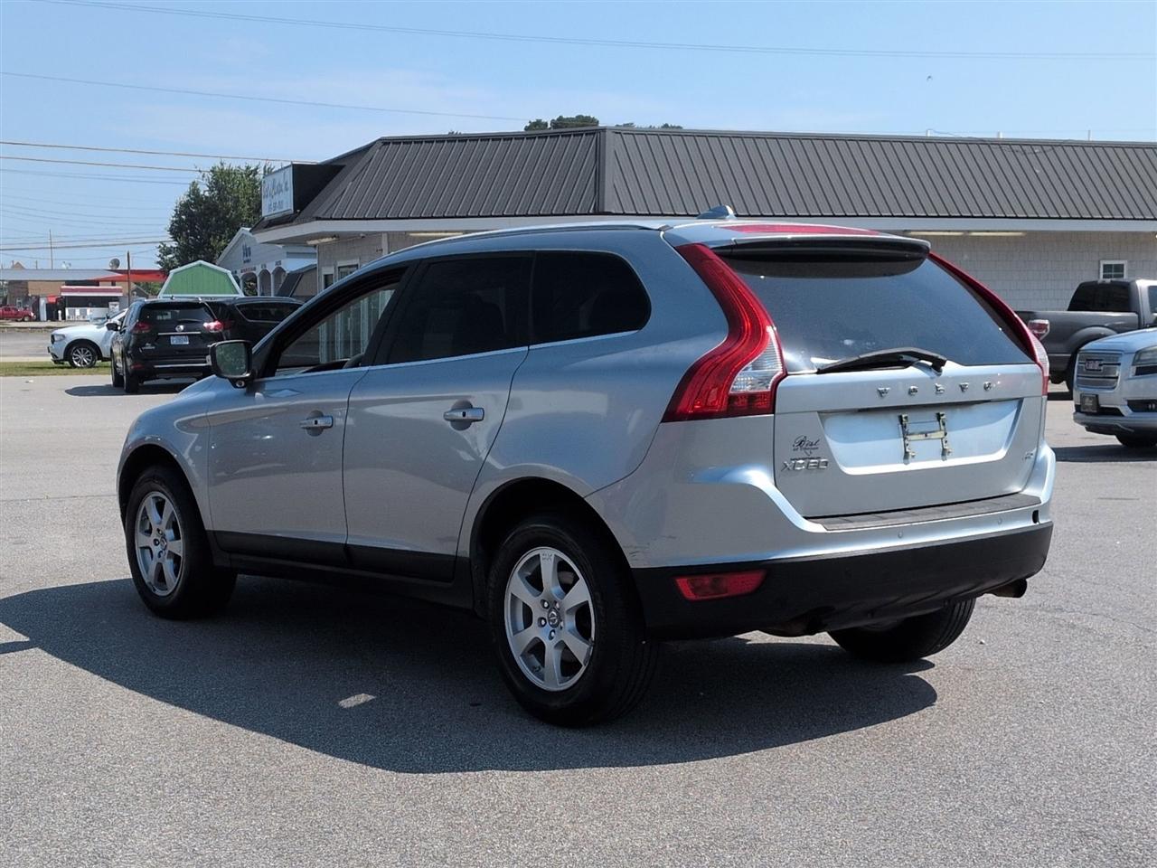 Volvo XC60 AWD 4dr 3.2L 2012