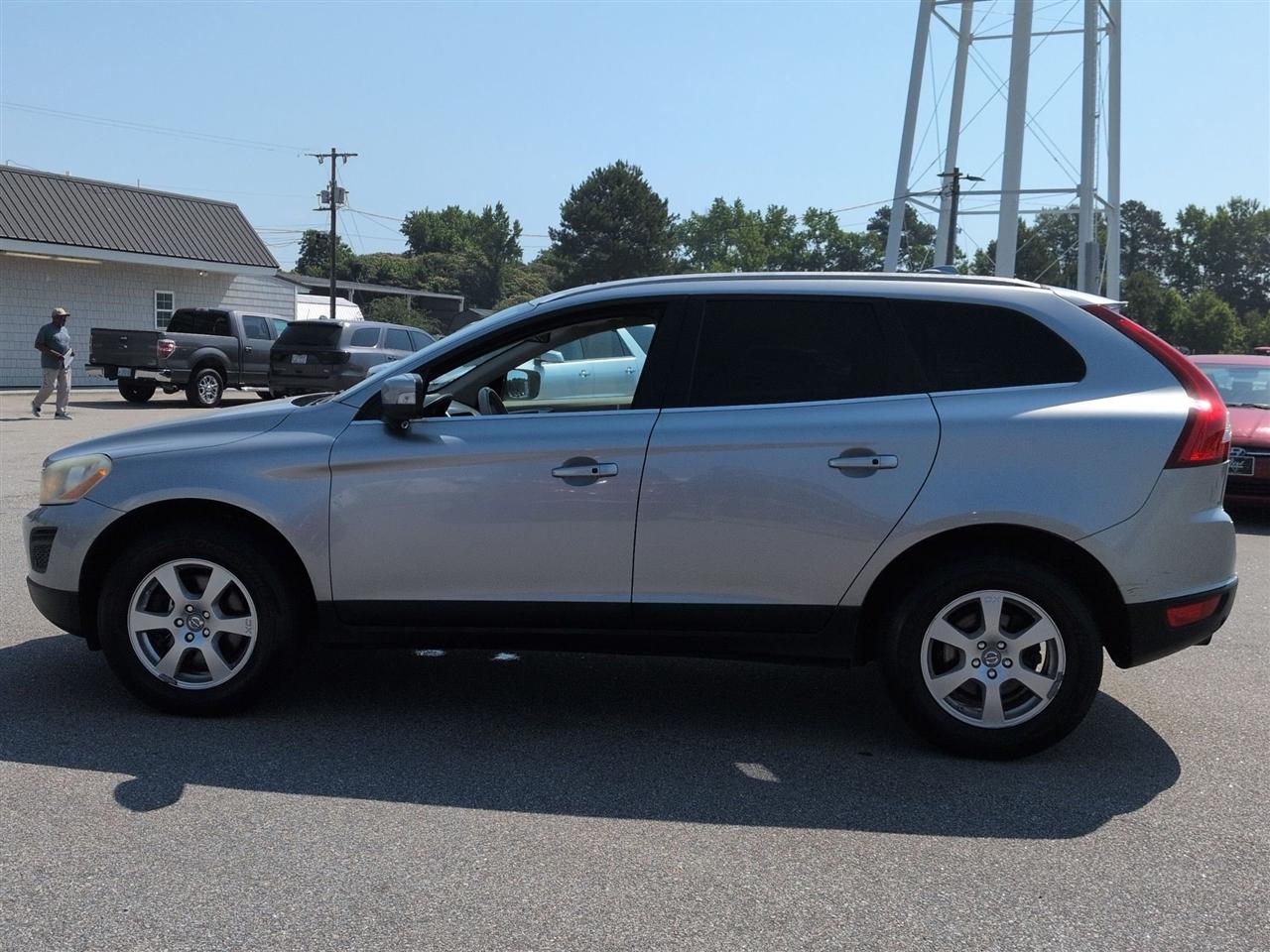 Volvo XC60 AWD 4dr 3.2L 2012
