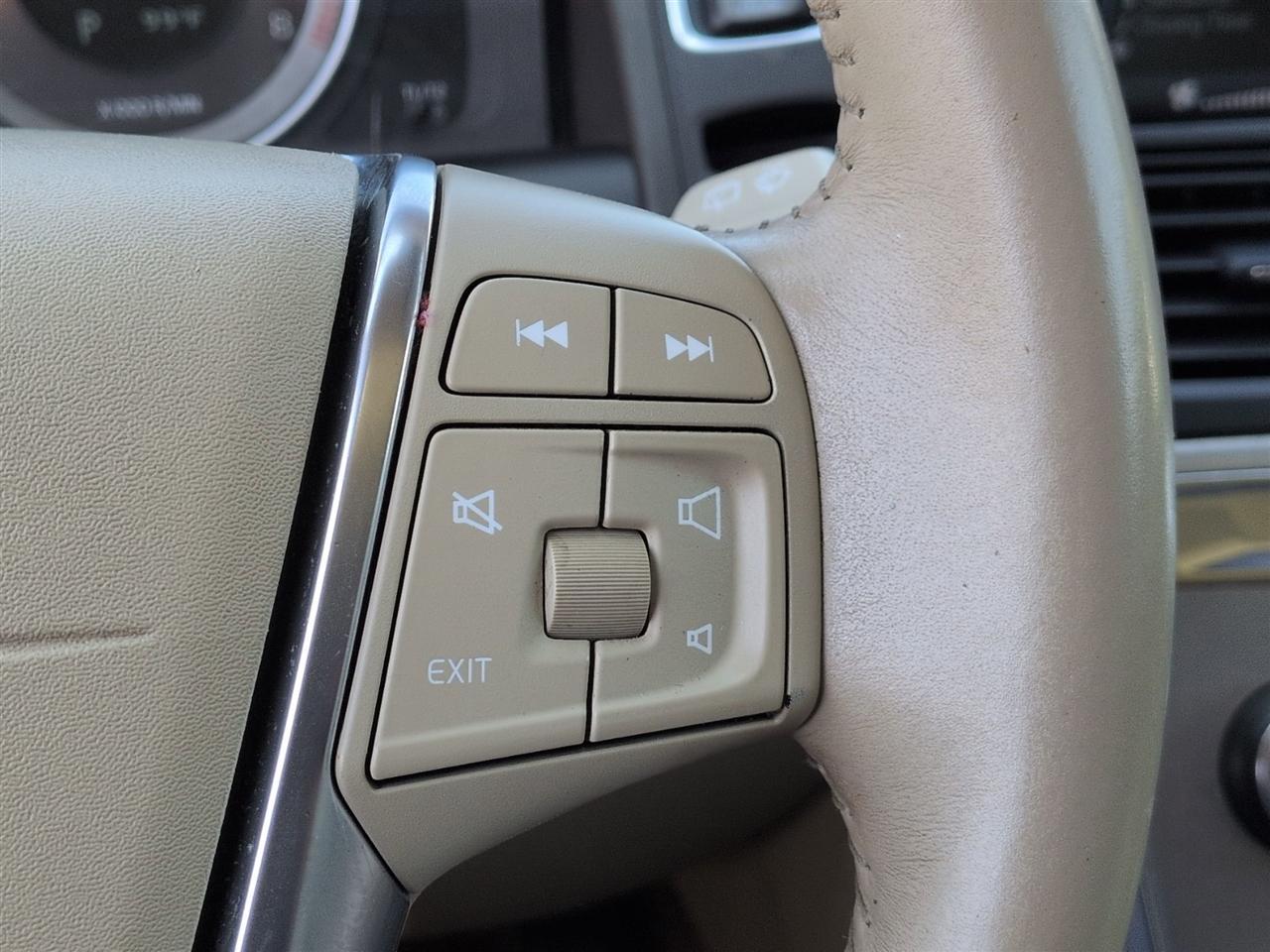 Volvo XC60 AWD 4dr 3.2L 2012