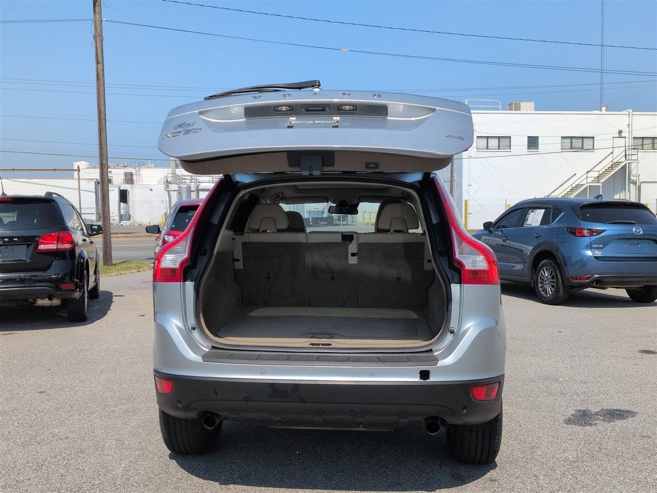 Volvo XC60 AWD 4dr 3.2L 2012