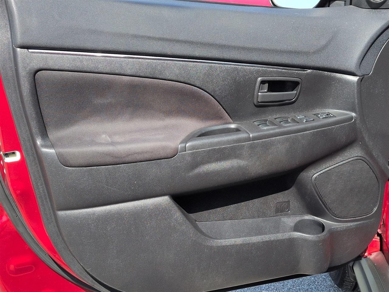 Mitsubishi Outlander Sport  2014