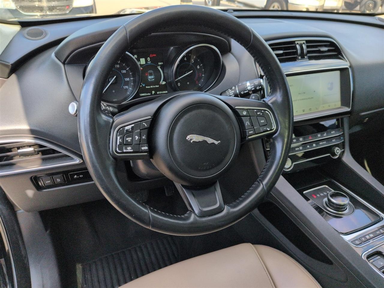 Jaguar F-Pace  2020