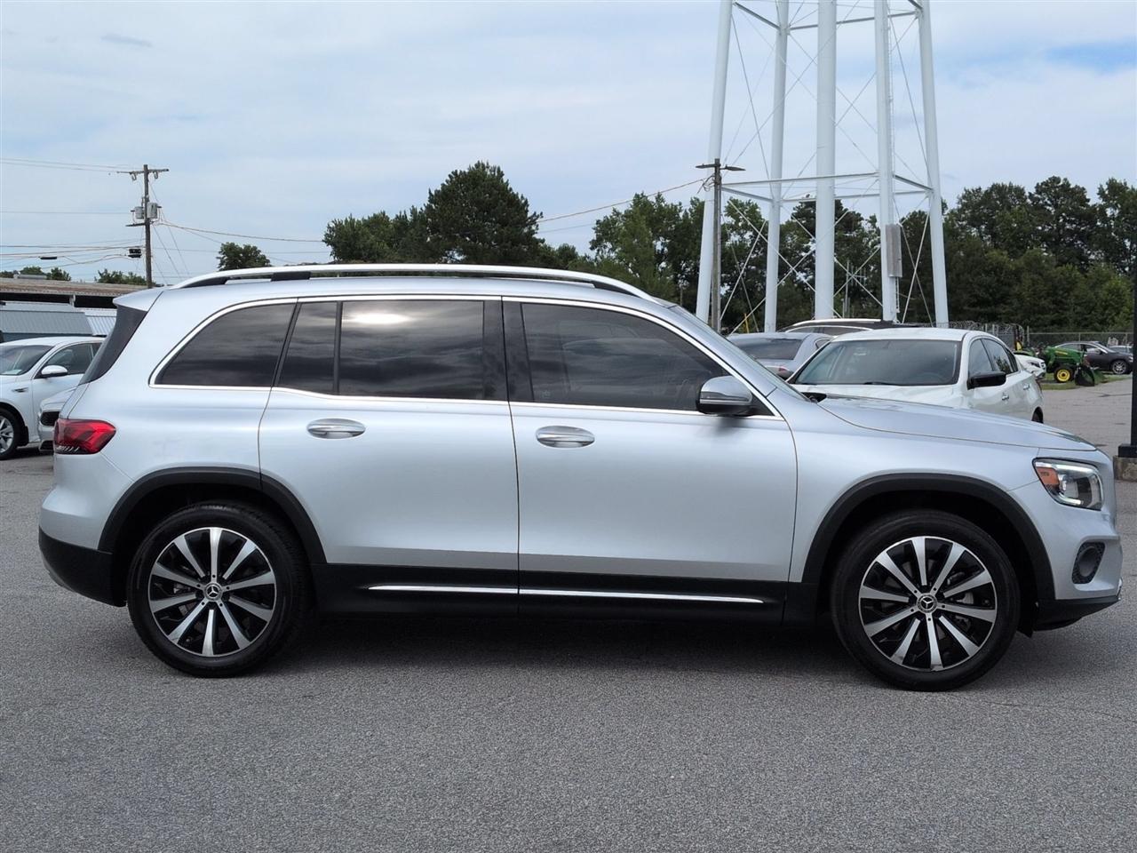 Mercedes-Benz GLB  2021