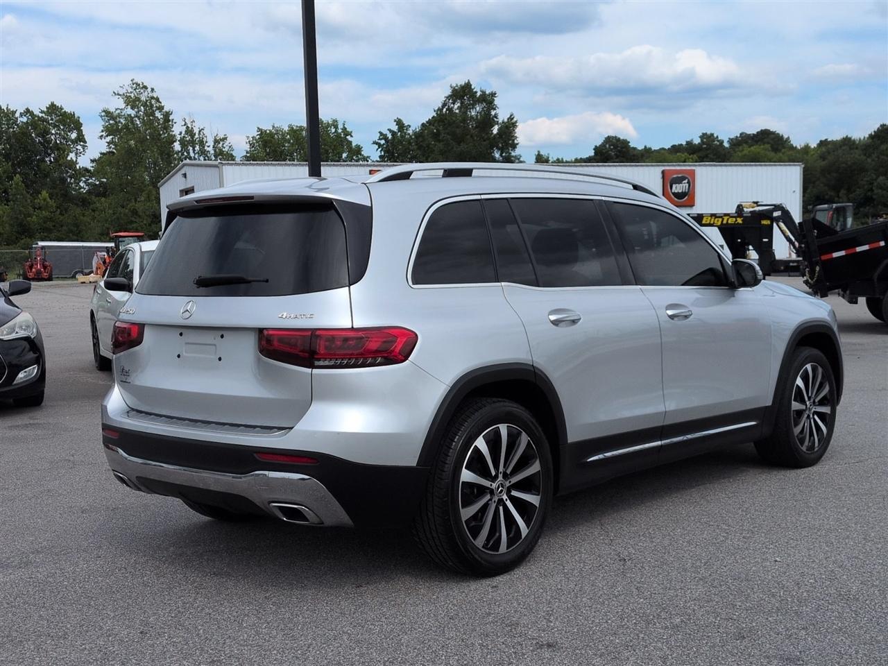 Mercedes-Benz GLB  2021