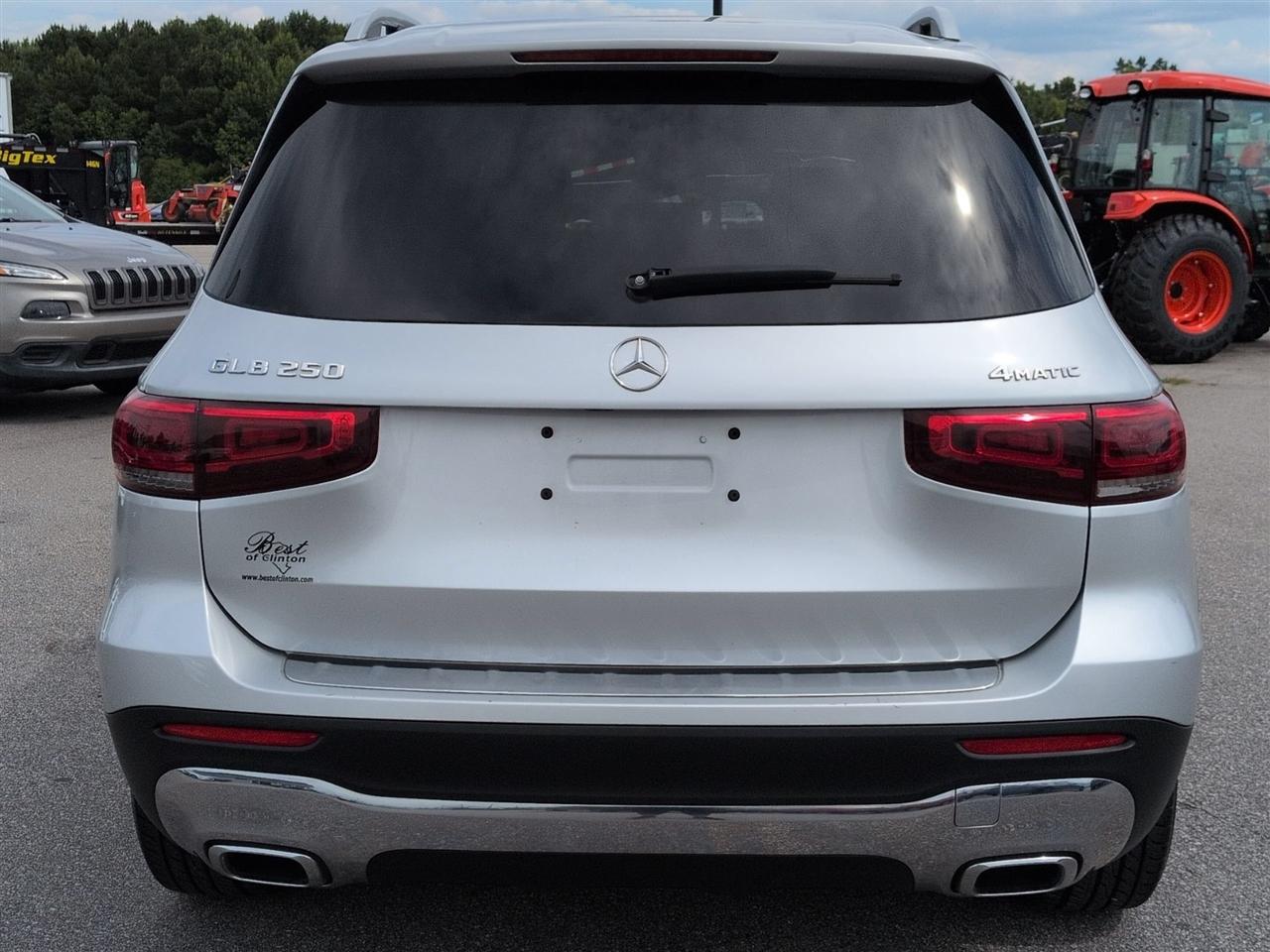 Mercedes-Benz GLB  2021
