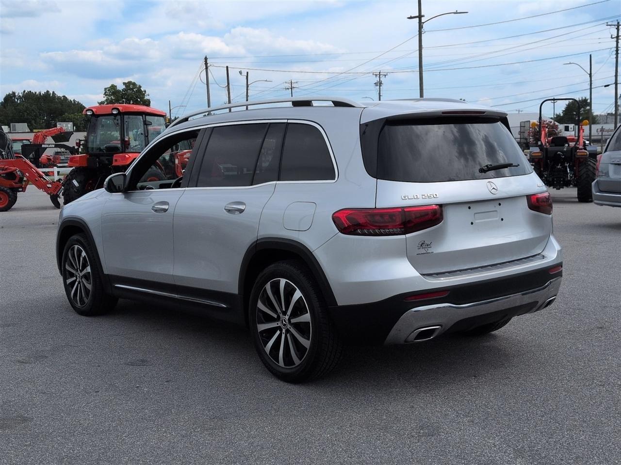 Mercedes-Benz GLB  2021