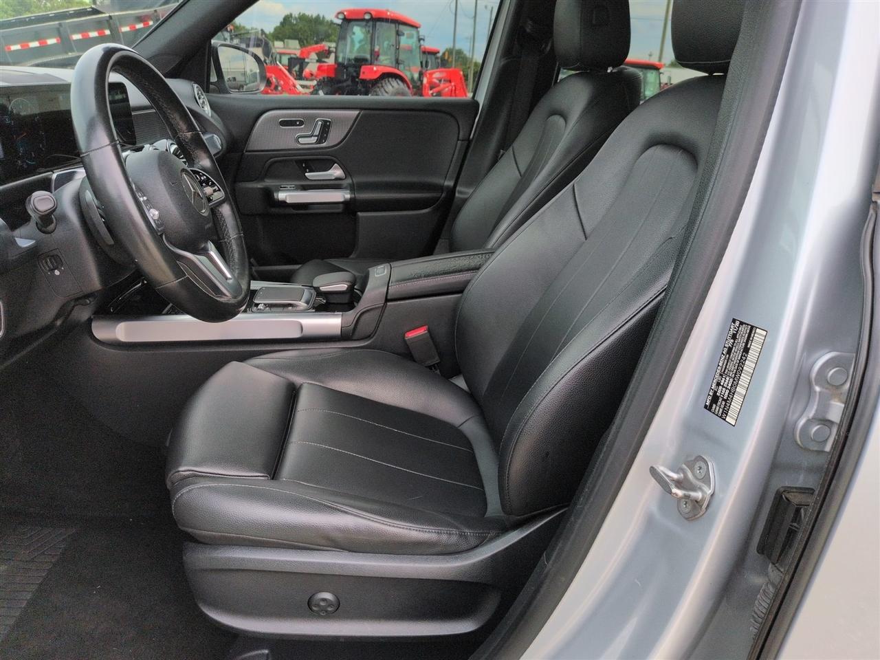 Mercedes-Benz GLB  2021