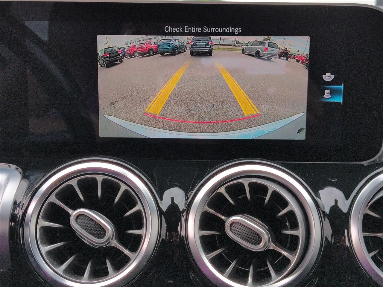 Mercedes-Benz GLB  2021