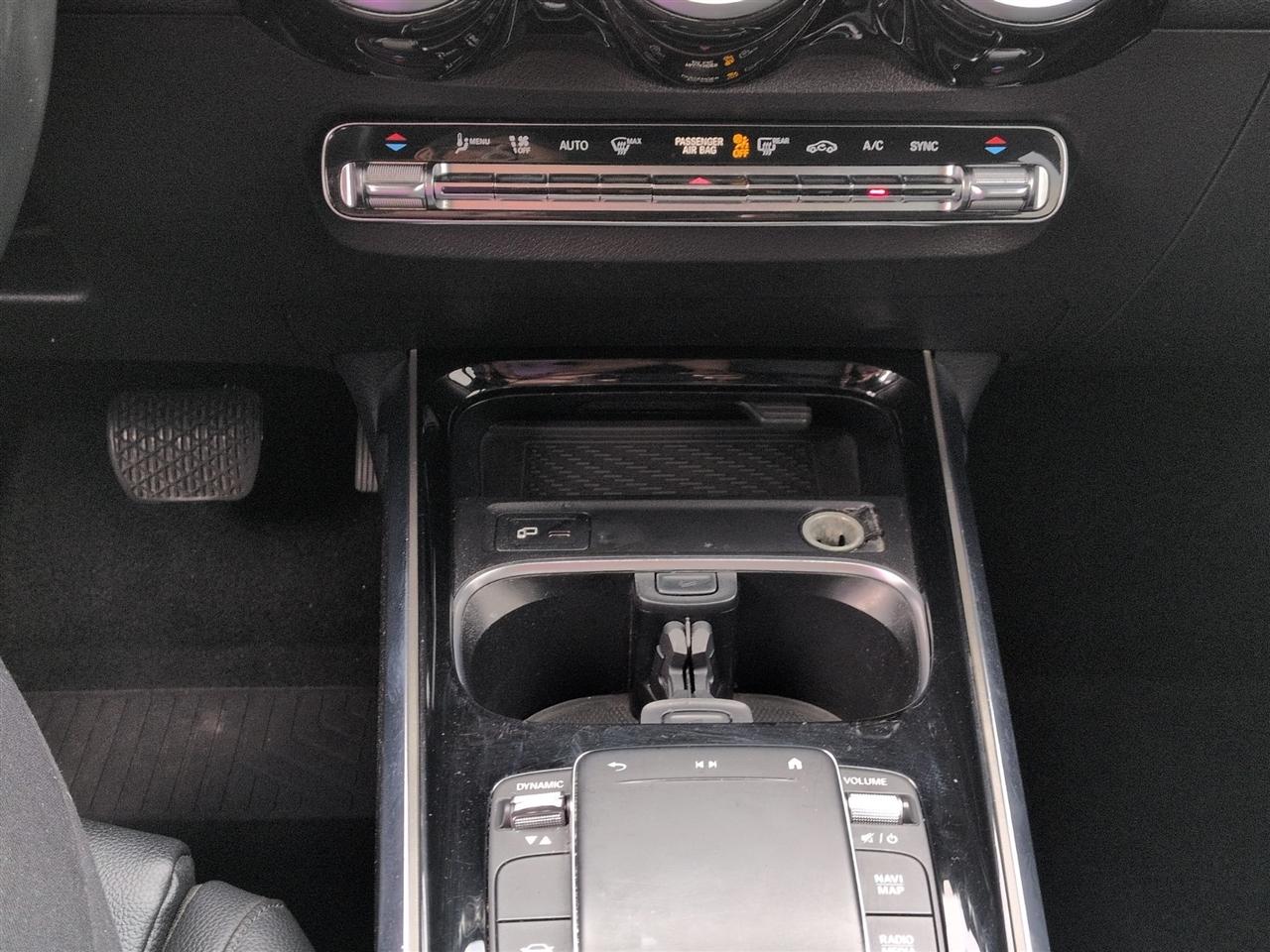 Mercedes-Benz GLB  2021