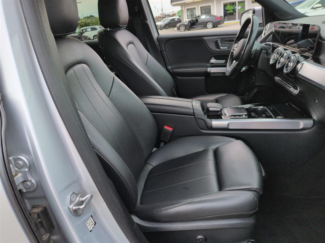 Mercedes-Benz GLB  2021
