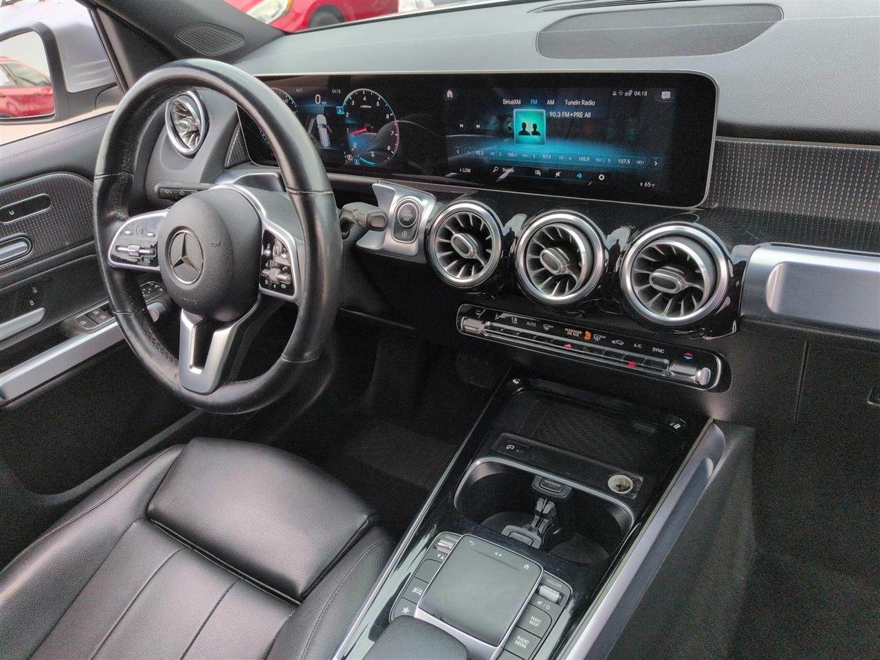 Mercedes-Benz GLB  2021