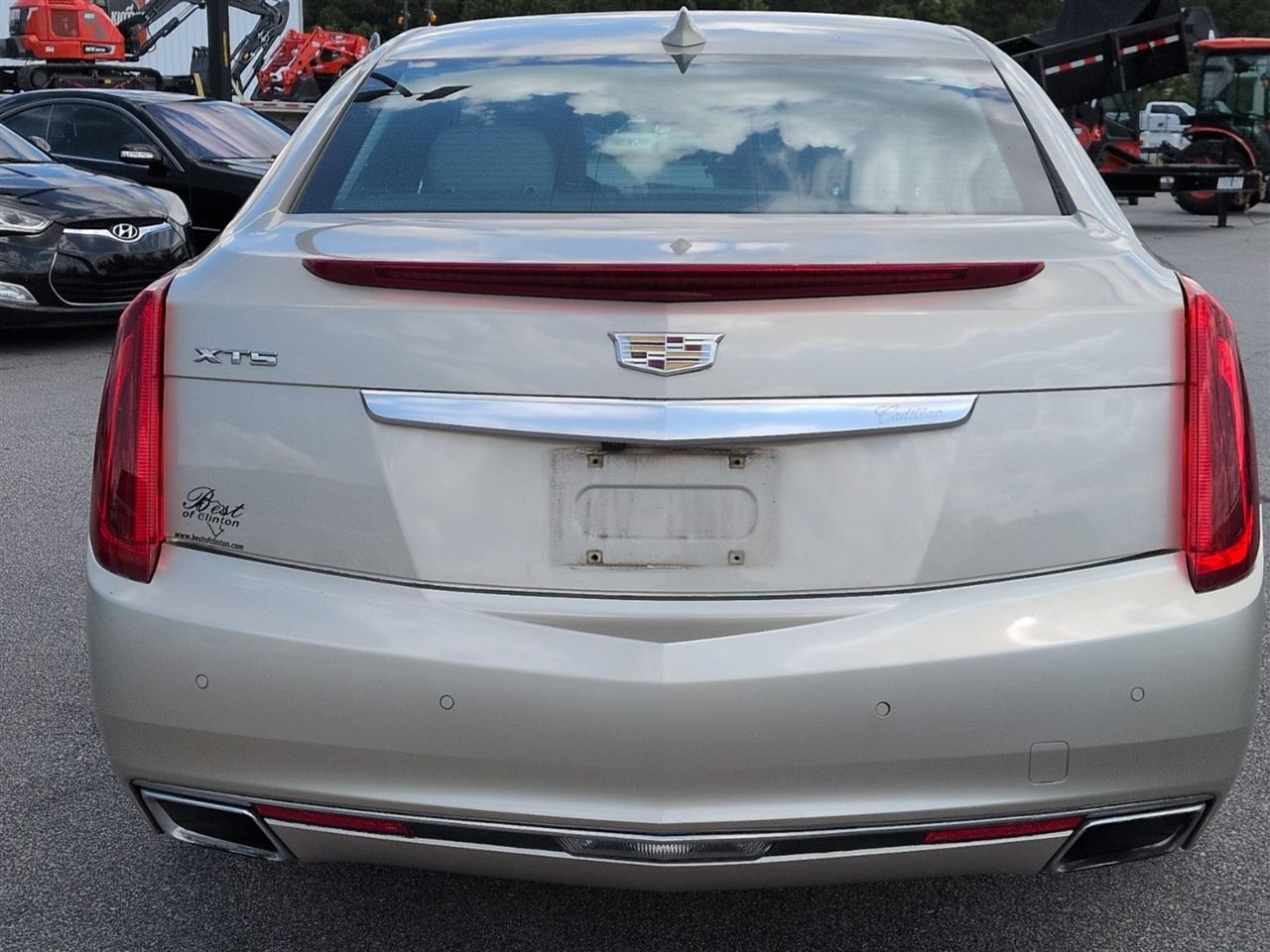 Cadillac XTS  2016