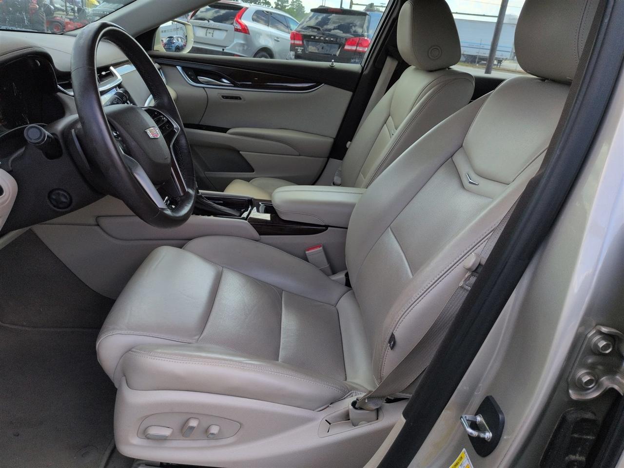 Cadillac XTS  2016