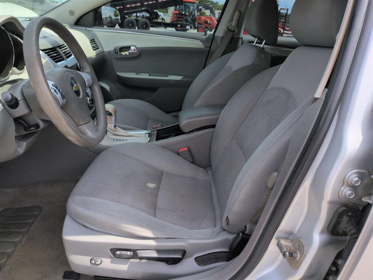 Chevrolet Malibu  2011