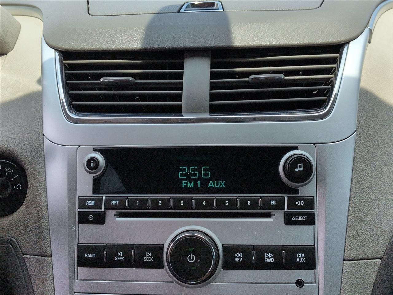 Chevrolet Malibu  2011
