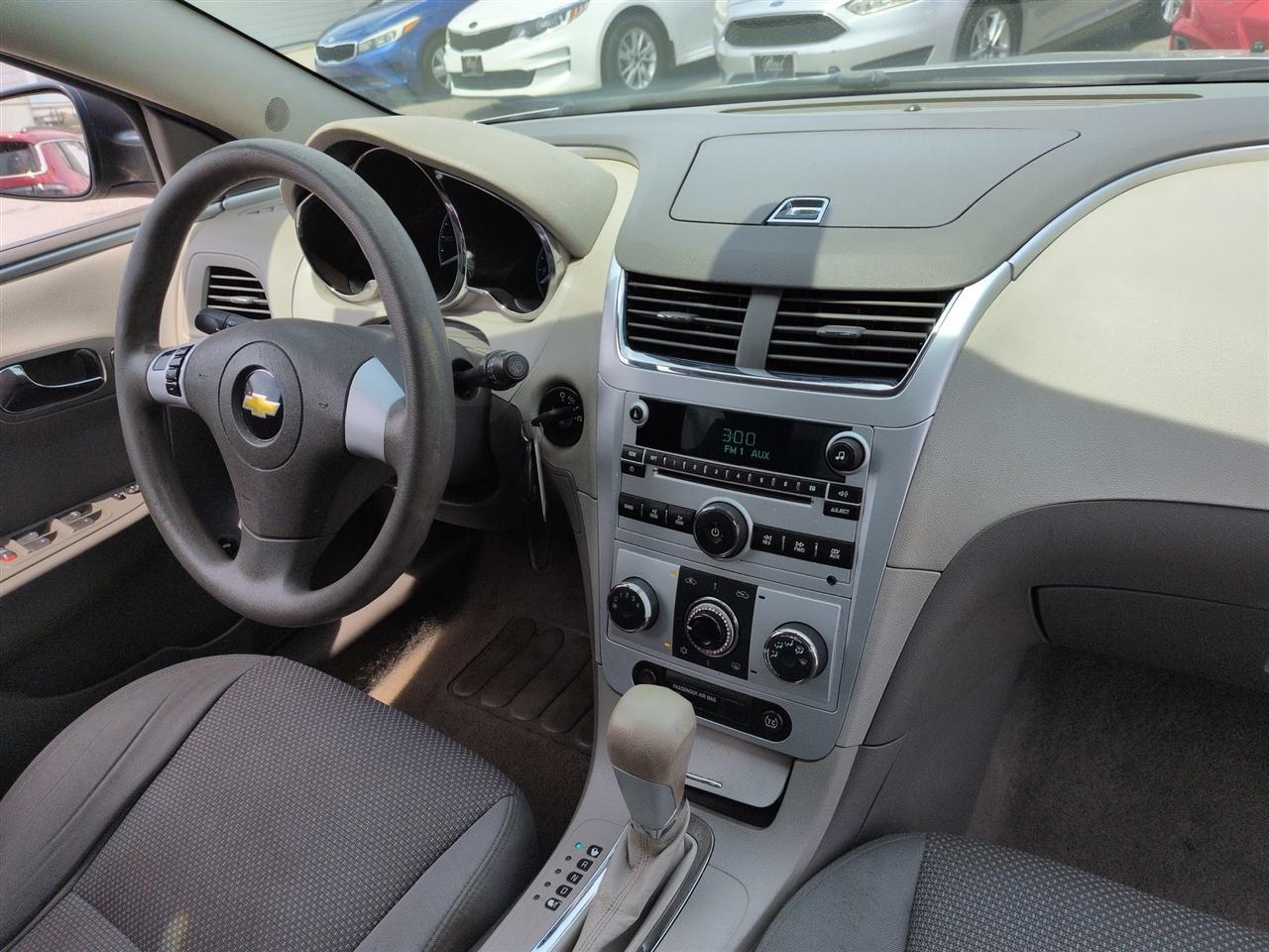 Chevrolet Malibu  2011