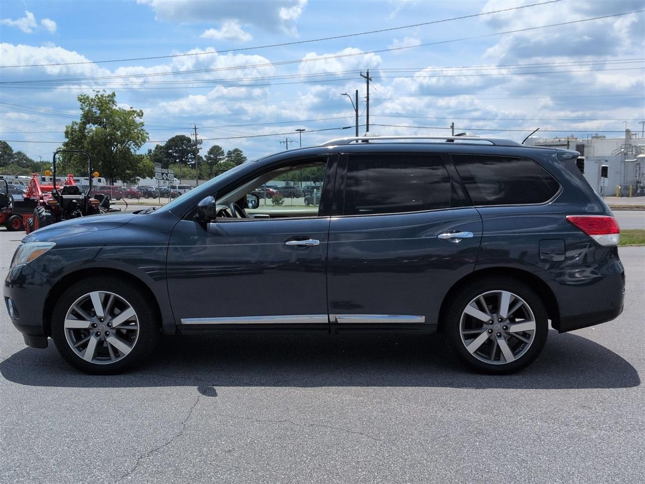 Nissan Pathfinder  2016