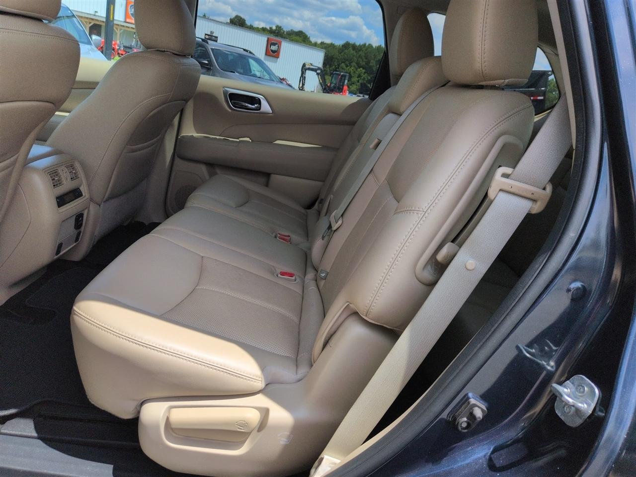 Nissan Pathfinder  2016