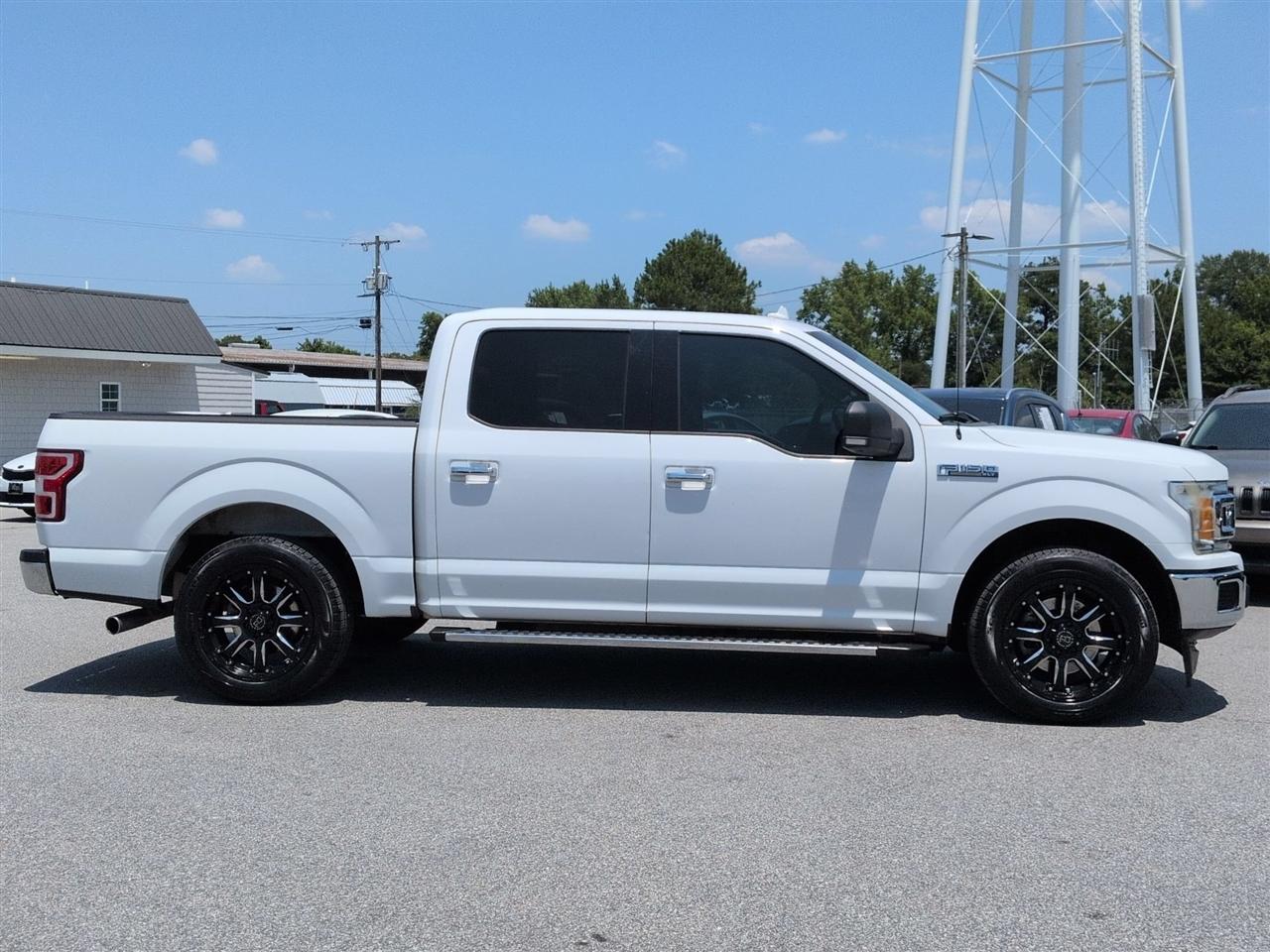Ford F-150 2WD SuperCrew 145" XLT 2018