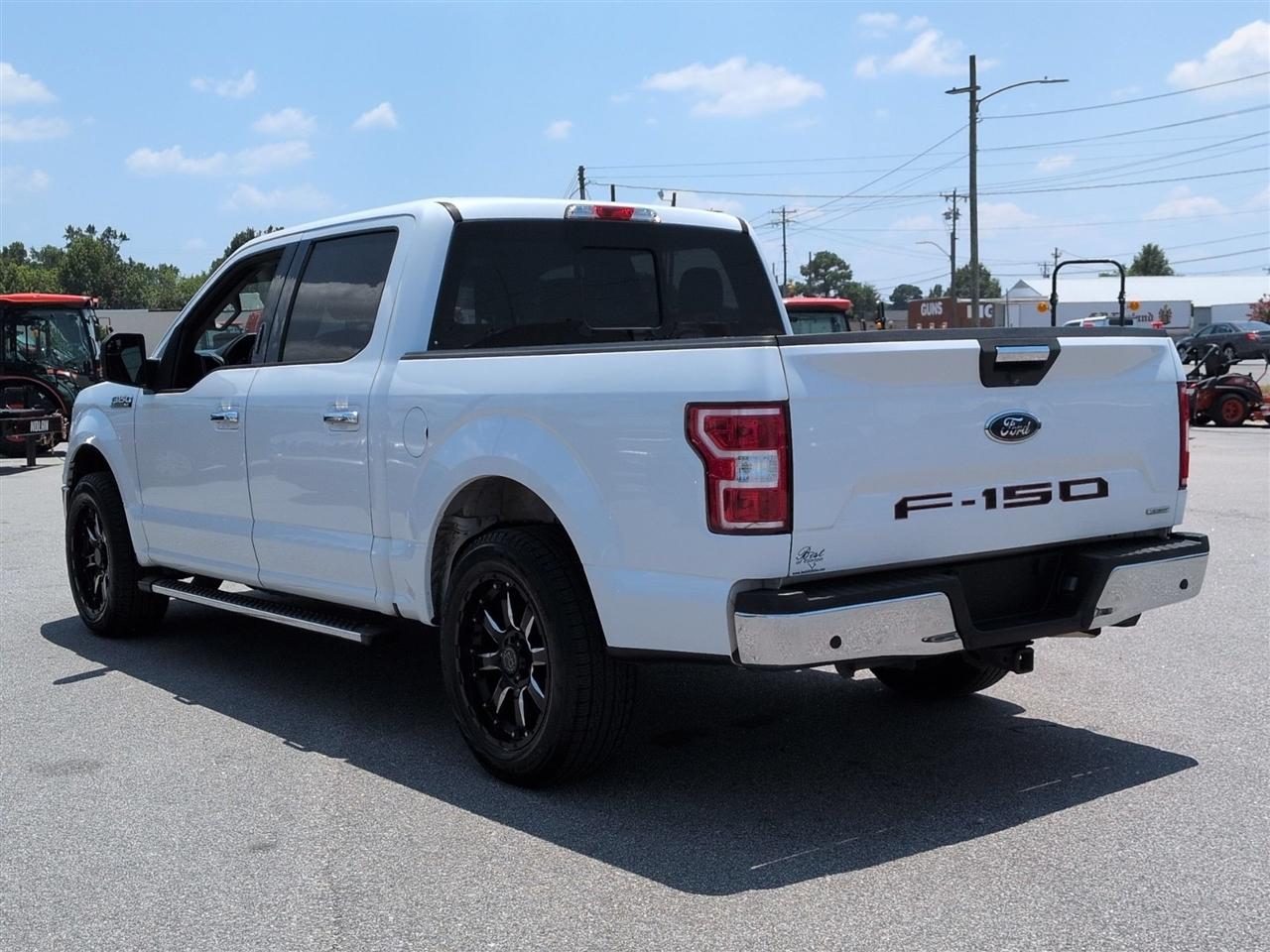 Ford F-150 2WD SuperCrew 145" XLT 2018