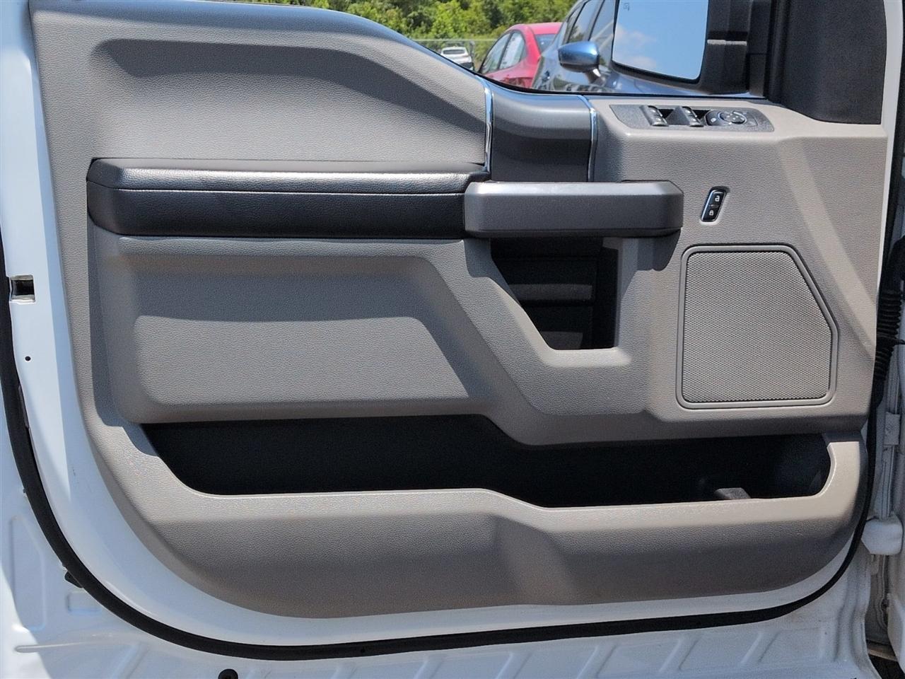 Ford F-150 2WD SuperCrew 145" XLT 2018