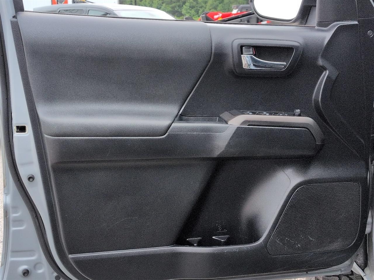 Toyota Tacoma 4WD TRD Sport Double Cab 5' Bed V6 AT (Natl) 2019