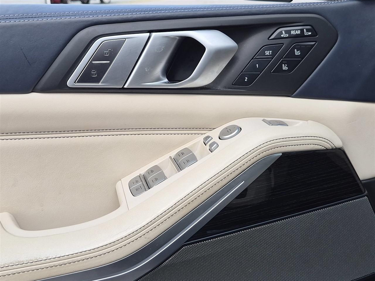 BMW X7  2019