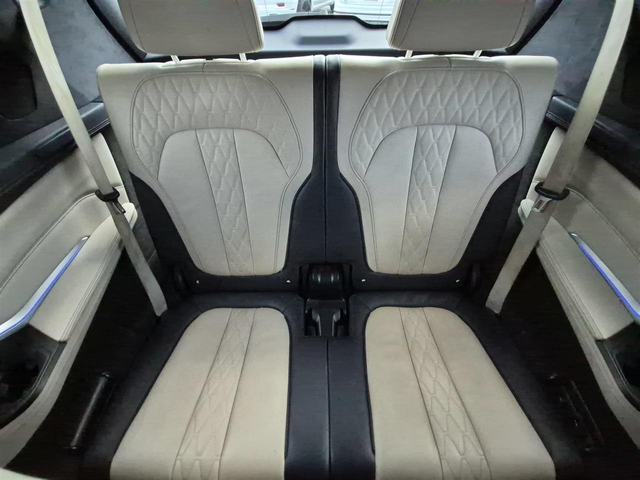 BMW X7  2019