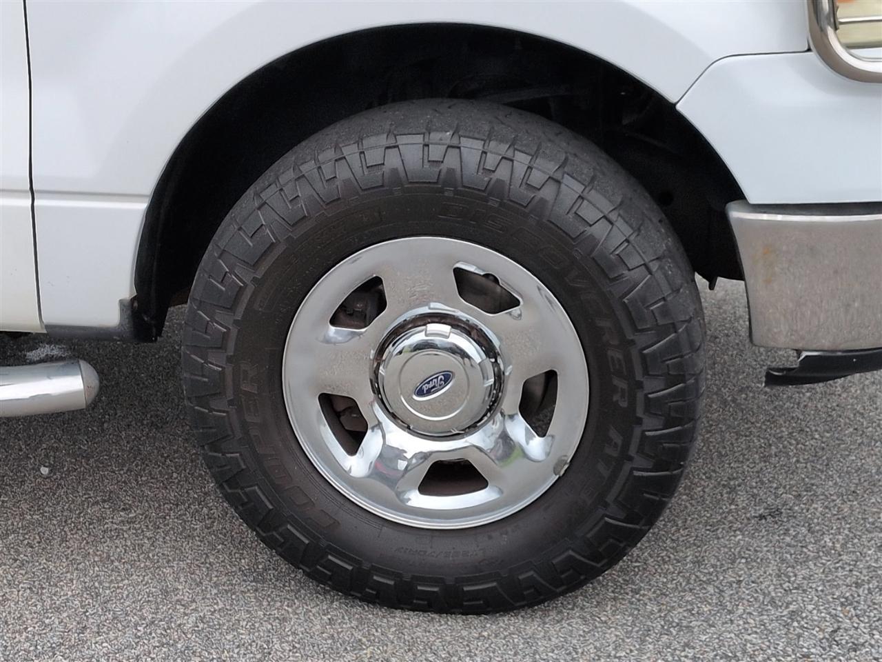 Ford F-150 4WD Reg Cab 122.5" XLT 2006