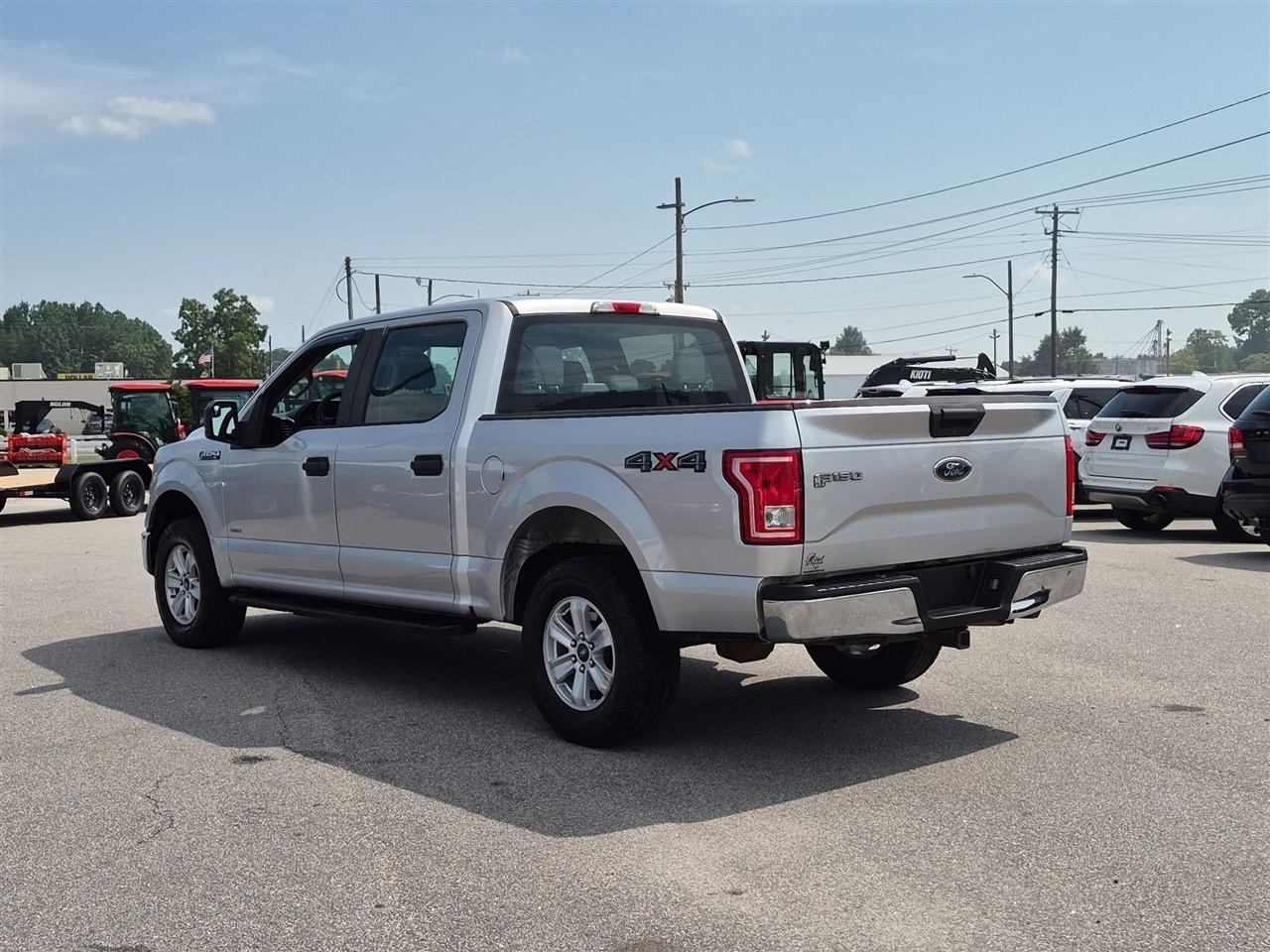 Ford F-150 4WD SuperCrew 145" XL 2017