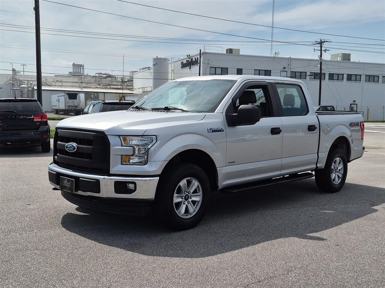 Ford F-150 4WD SuperCrew 145" XL 2017
