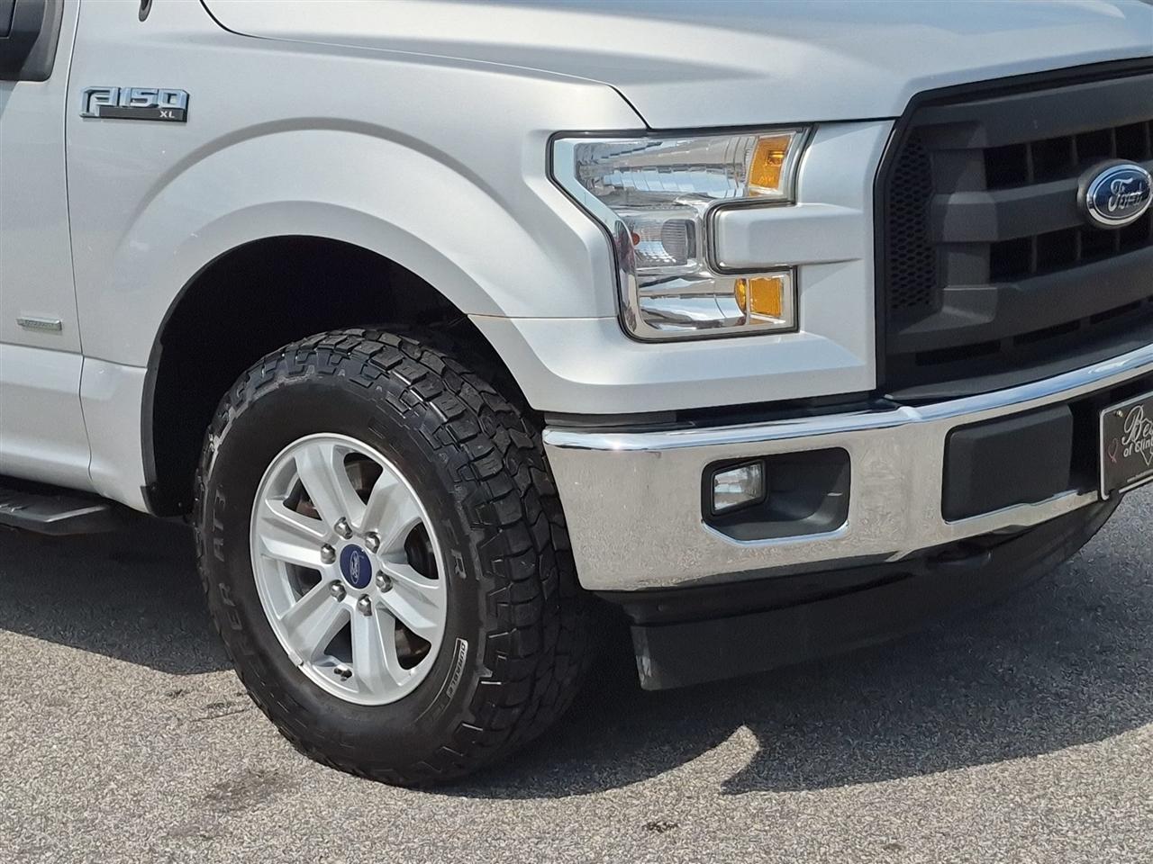 Ford F-150 4WD SuperCrew 145" XL 2017