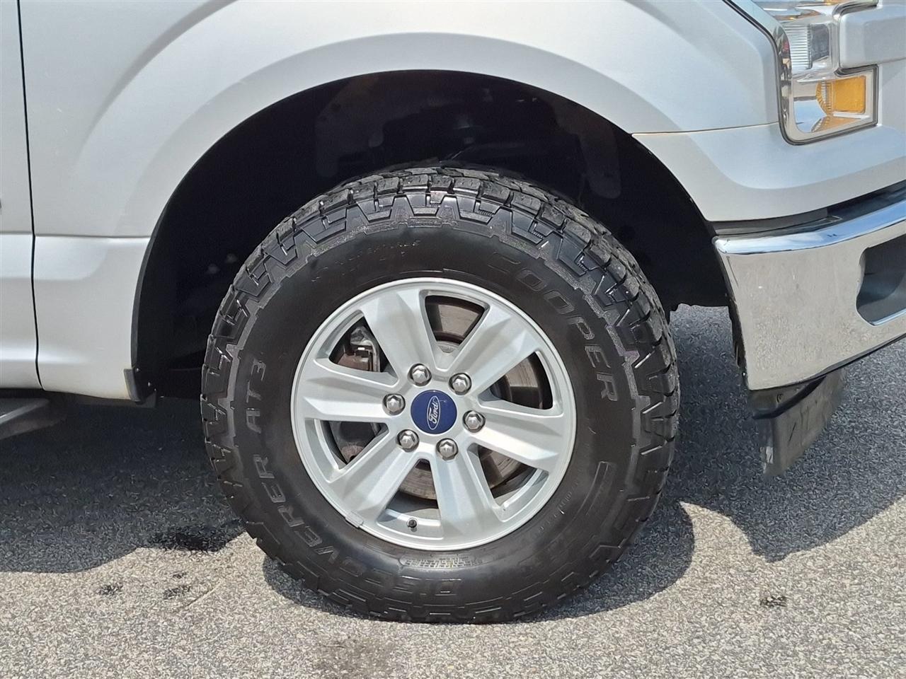 Ford F-150 4WD SuperCrew 145" XL 2017