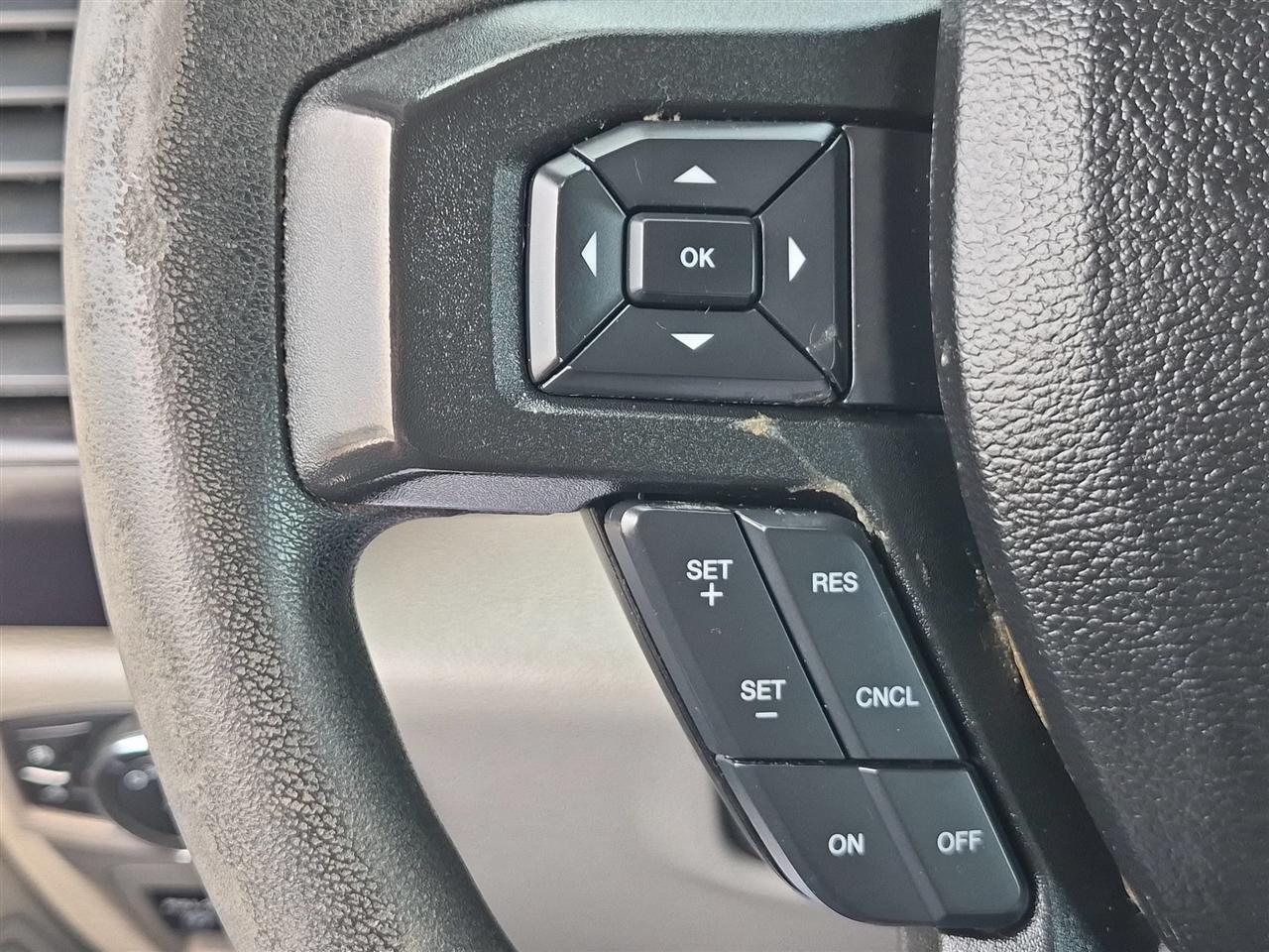 Ford F-150 4WD SuperCrew 145" XL 2017