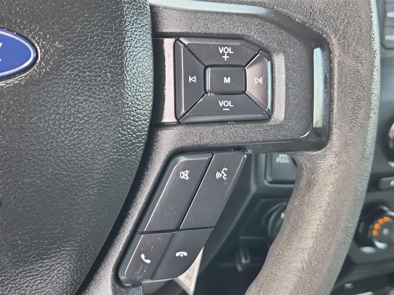 Ford F-150 4WD SuperCrew 145" XL 2017