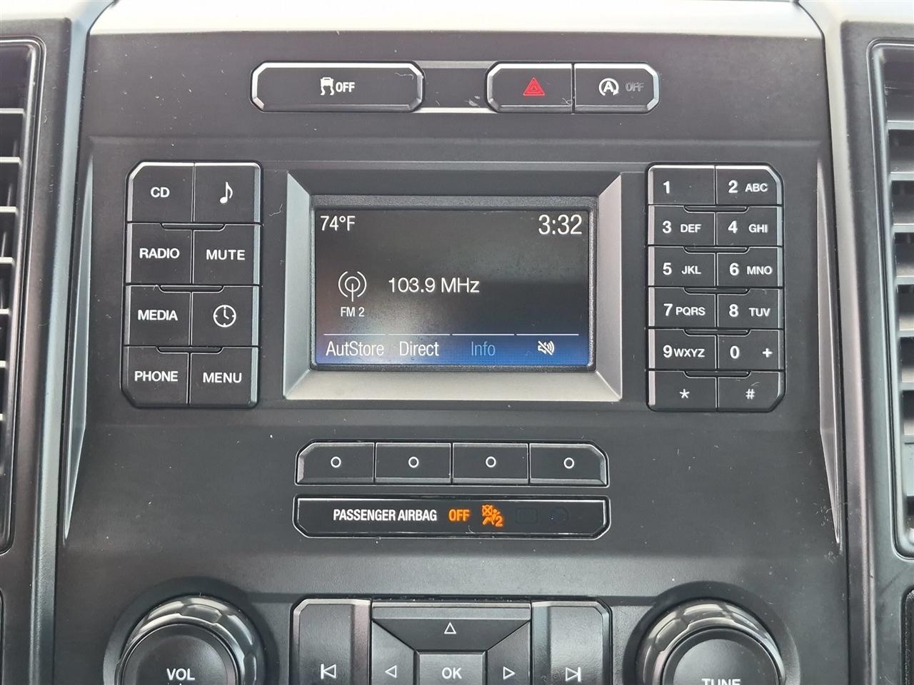 Ford F-150 4WD SuperCrew 145" XL 2017