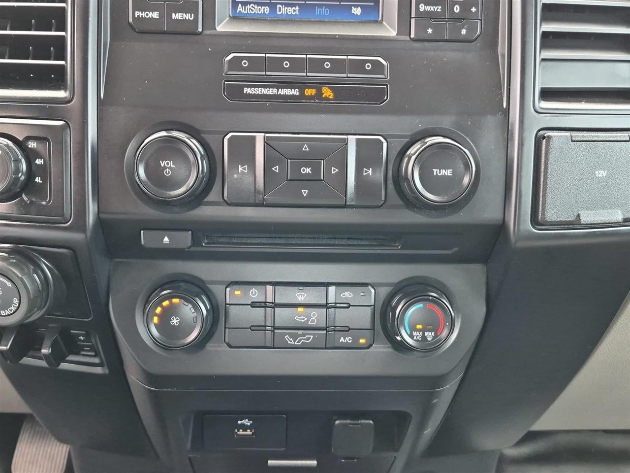 Ford F-150 4WD SuperCrew 145" XL 2017